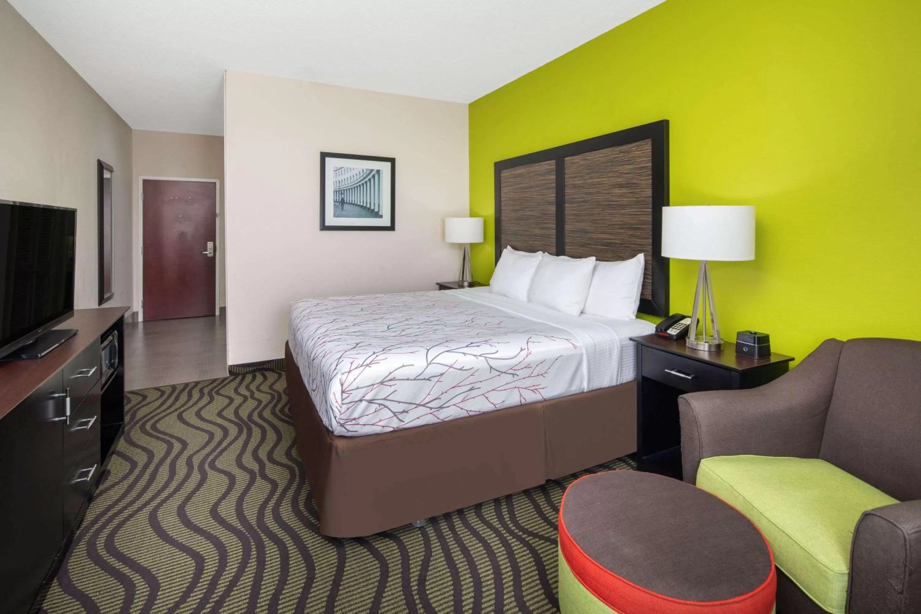 Standard King Room in La Quinta Inn by Wyndham Calhoun South I-75