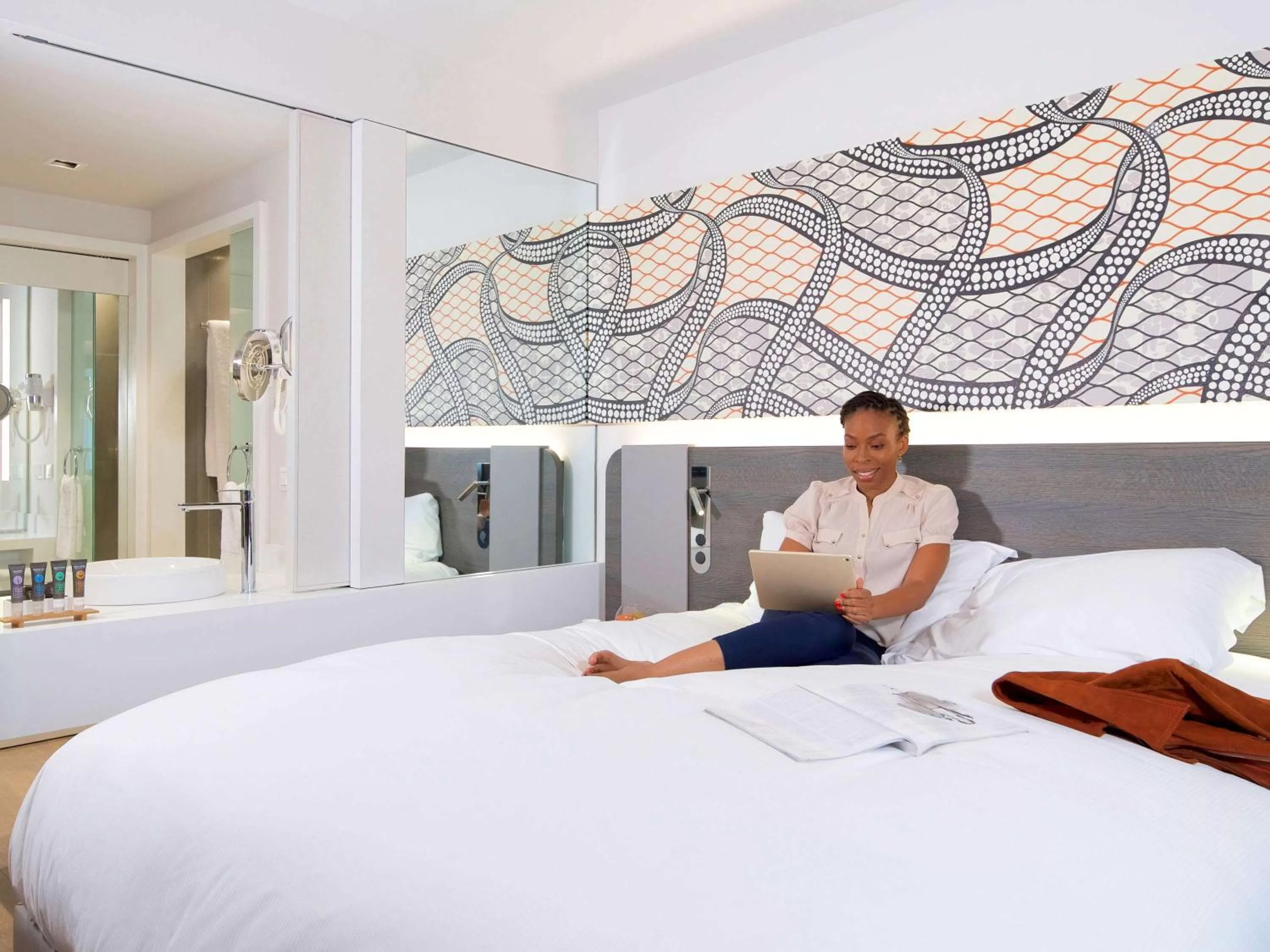 Photo of the whole room, Bed in Novotel Cotonou Orisha