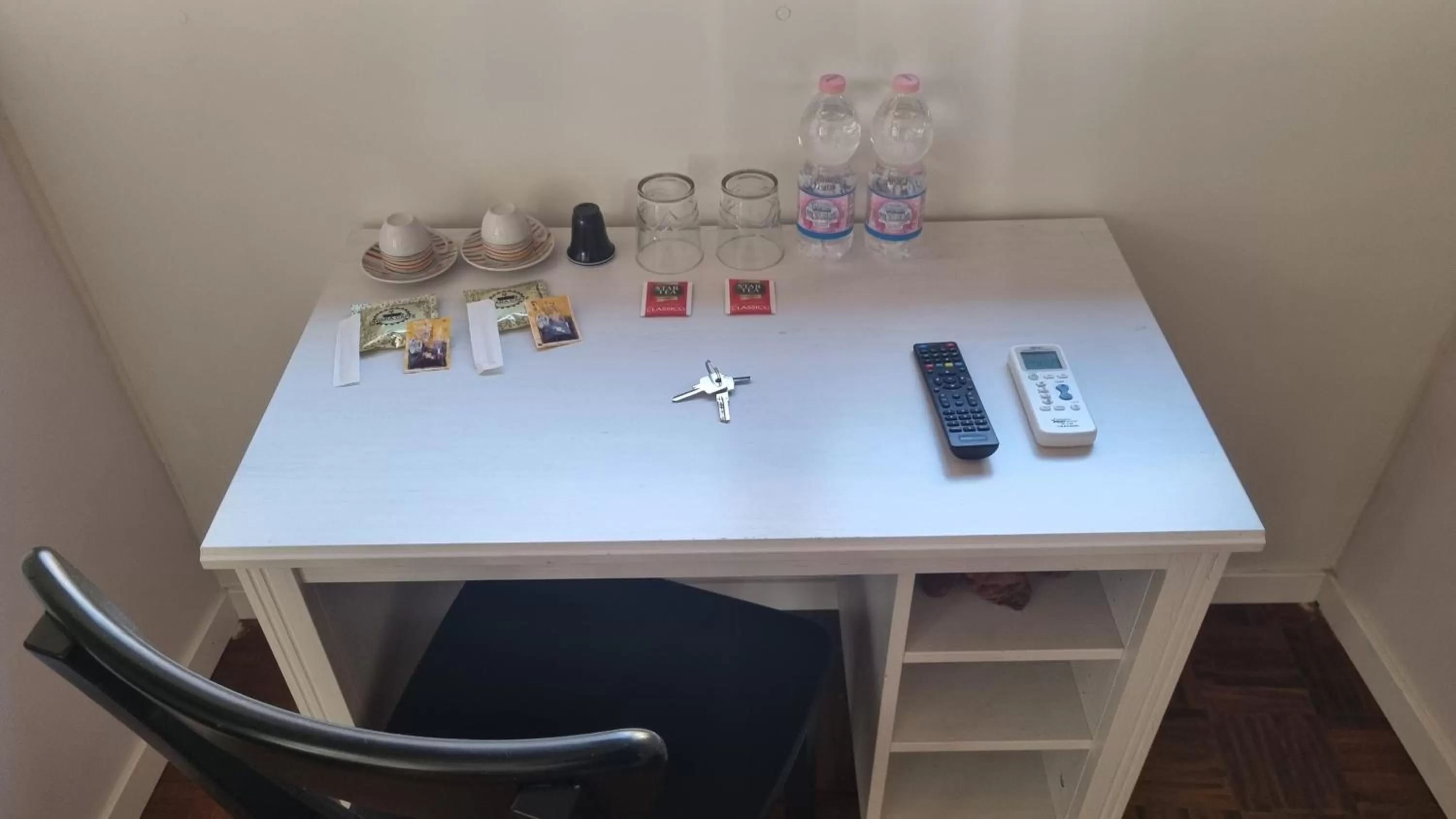 Coffee/tea facilities in Archivio Storico Napoli Centro