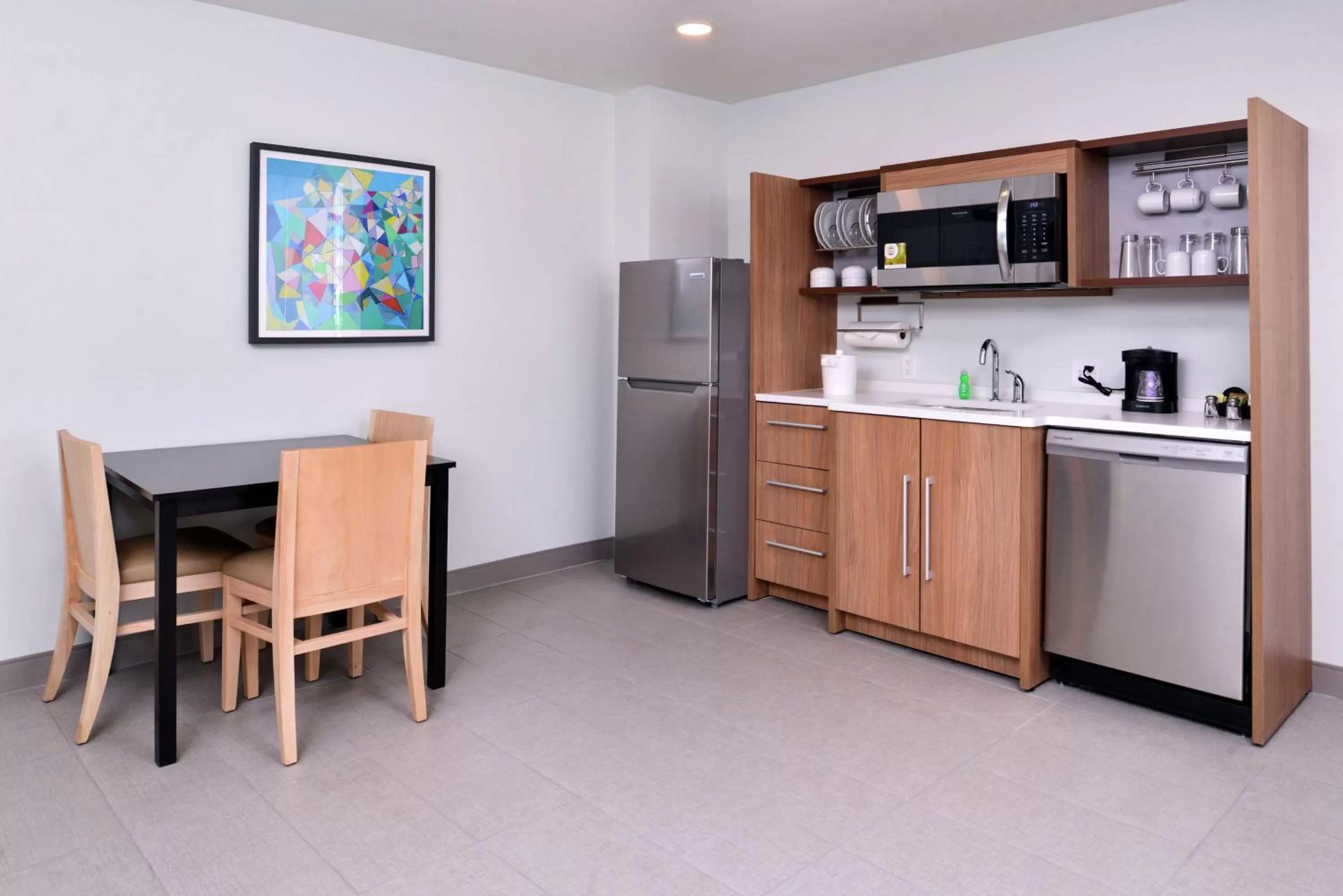 Kitchen or kitchenette in Home2 Suites By Hilton Tampa Downtown Channel District