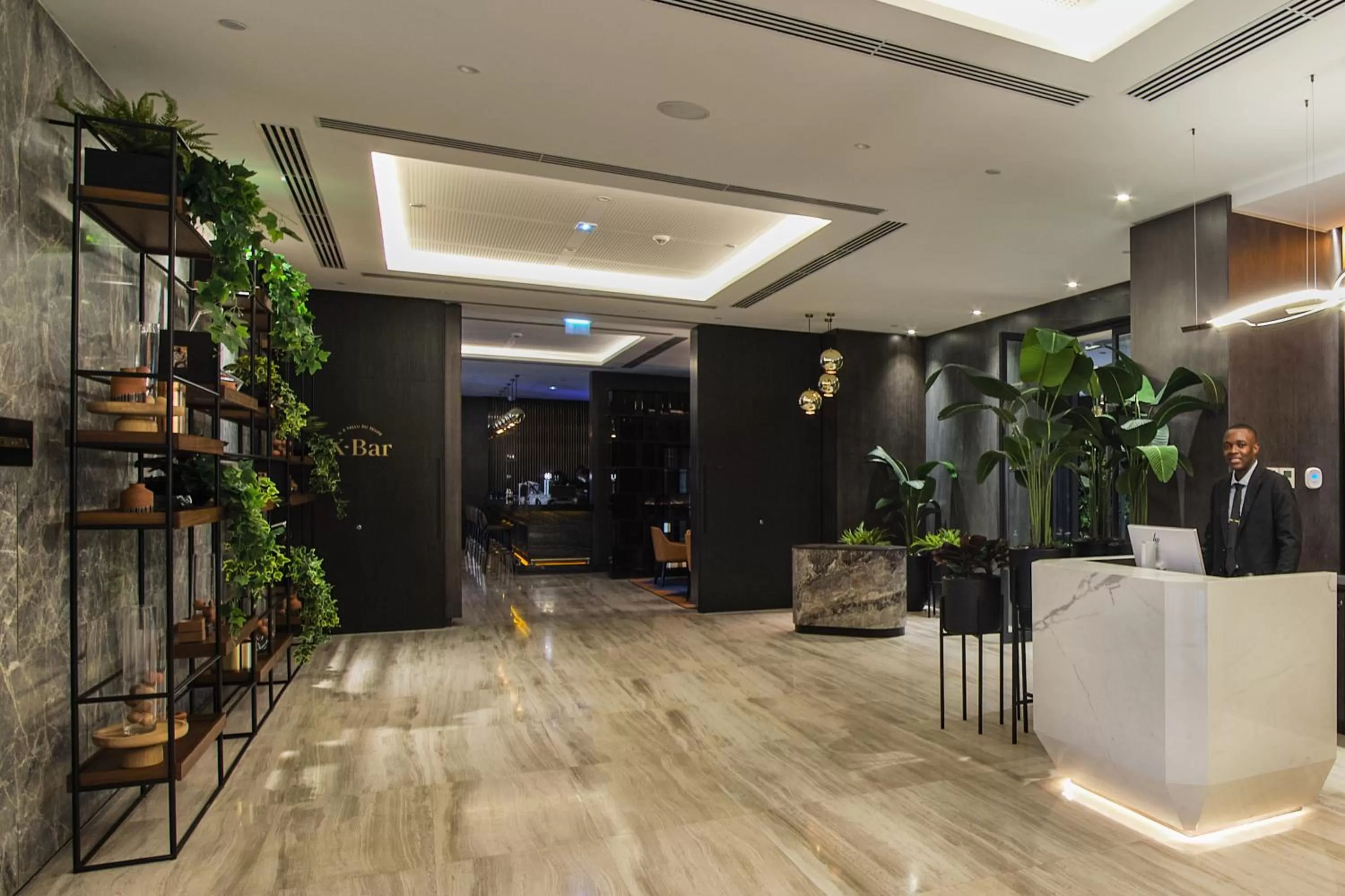 Restaurant/places to eat in K Hotel Douala