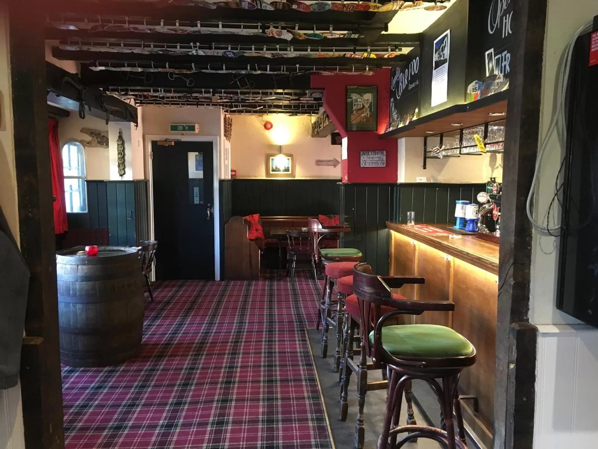 The White Hart pub and rooms