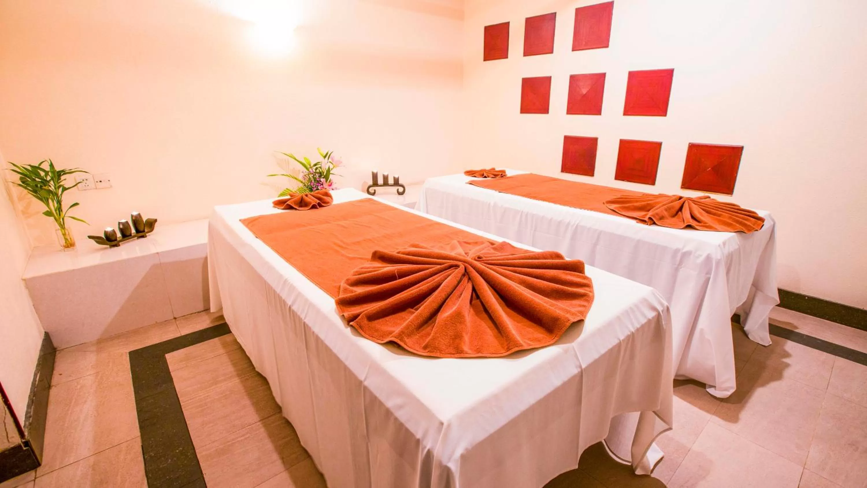 Massage, Banquet Facilities in Phnom Penh Hotel