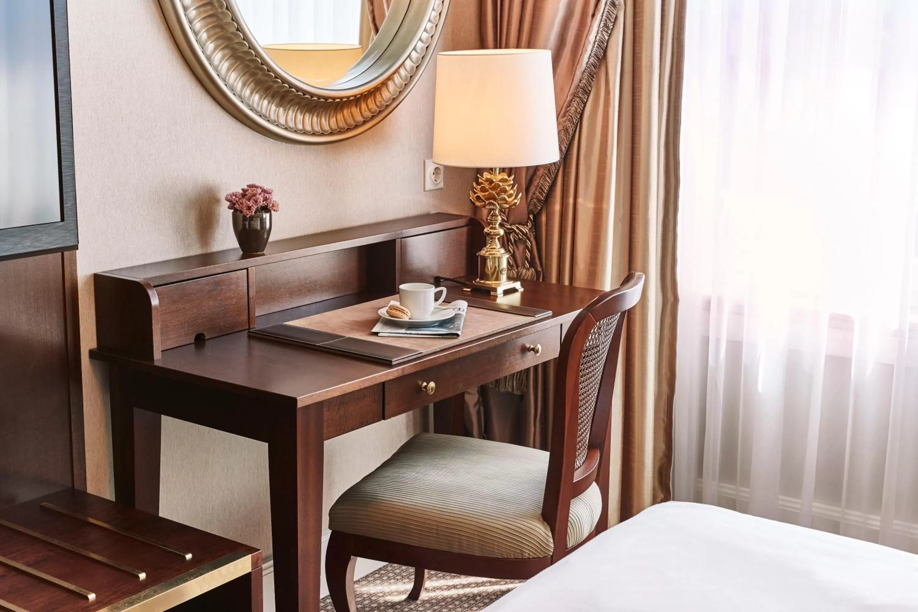 Decorative detail, Bed in Steigenberger Icon Parkhotel Düsseldorf