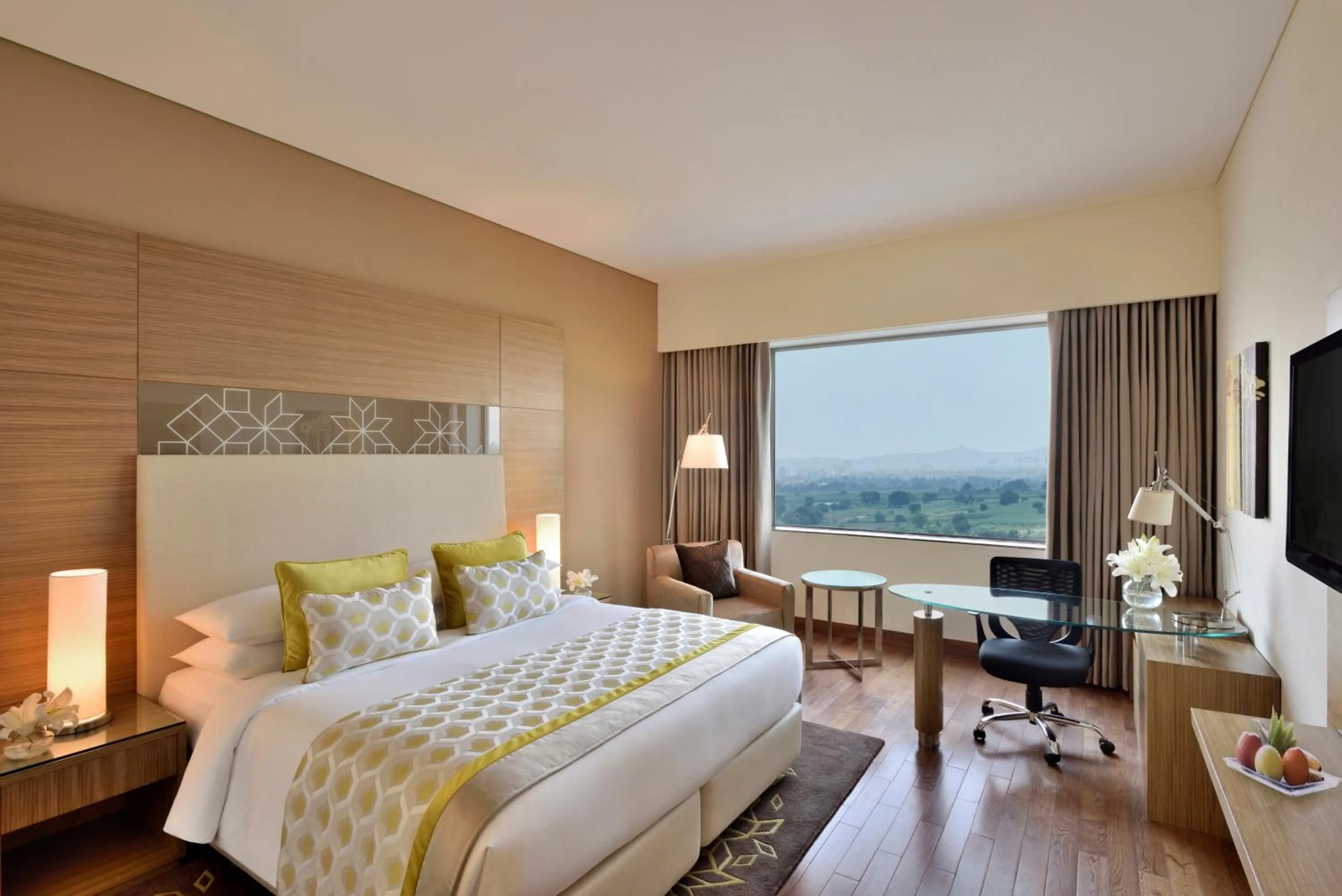 Photo of the whole room, Bed in Radisson Gurugram Udyog Vihar