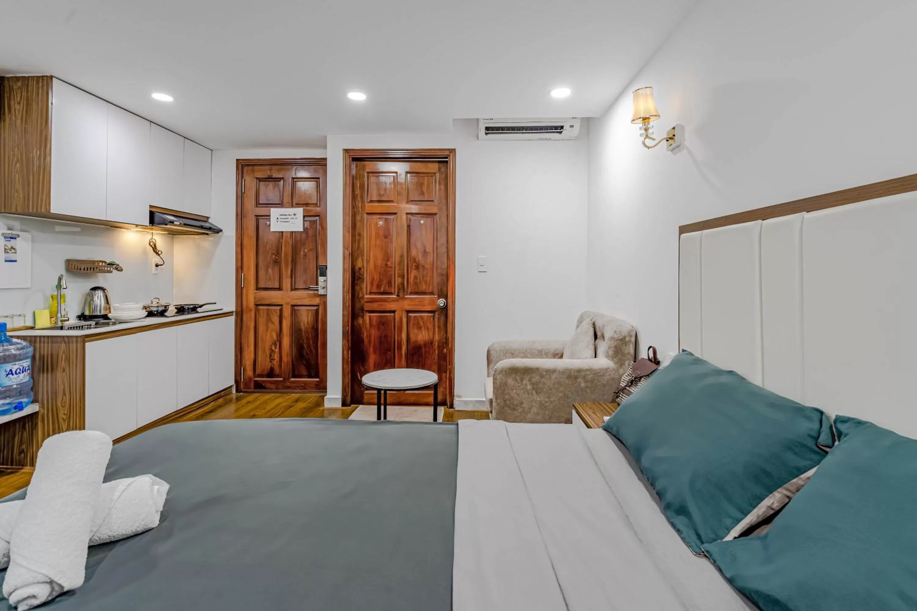 Kitchen or kitchenette in Spring Hill Apartment -The High Class