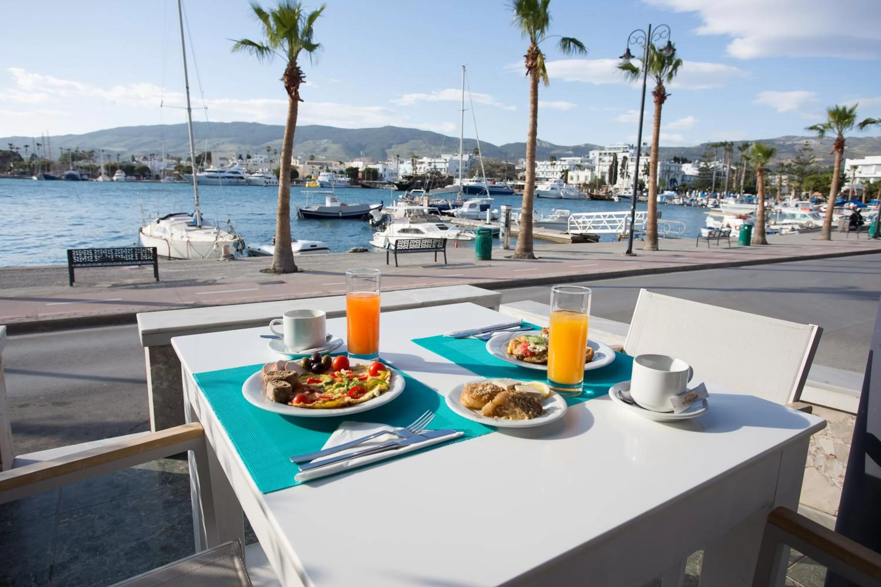 Food and drinks in Kosta Palace