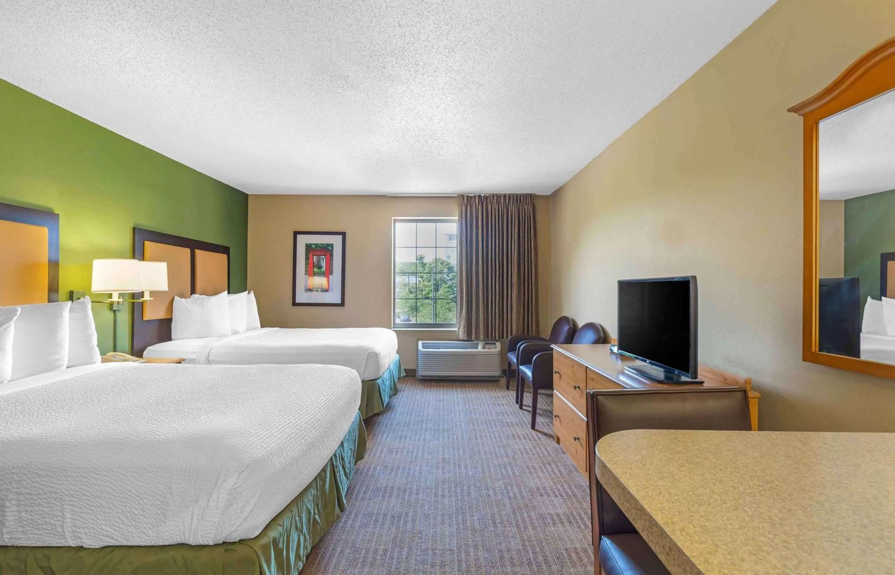 Bedroom, Bed in Extended Stay America Suites - Boston - Burlington