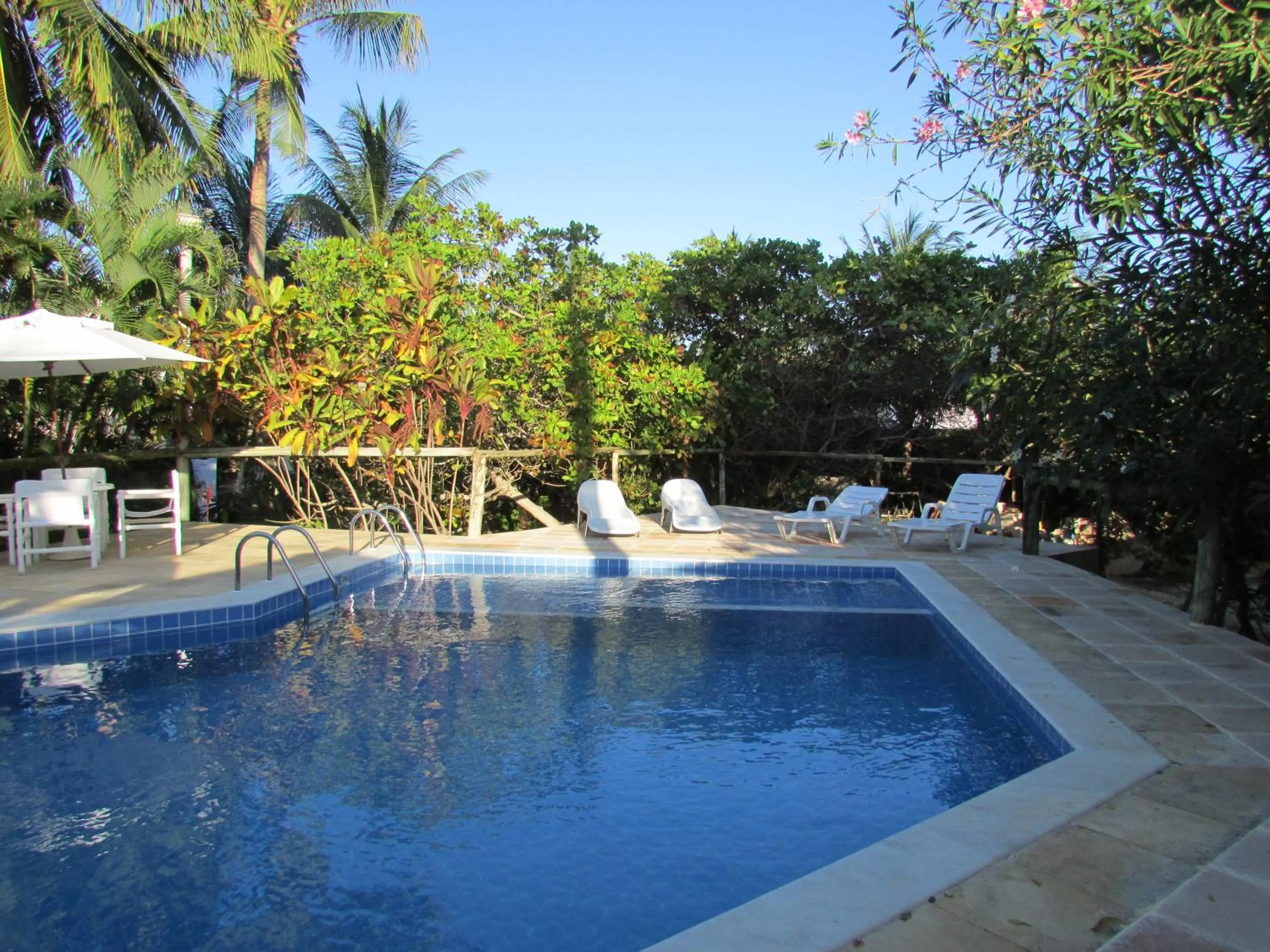 Swimming Pool in Pousada Ipitanga IV