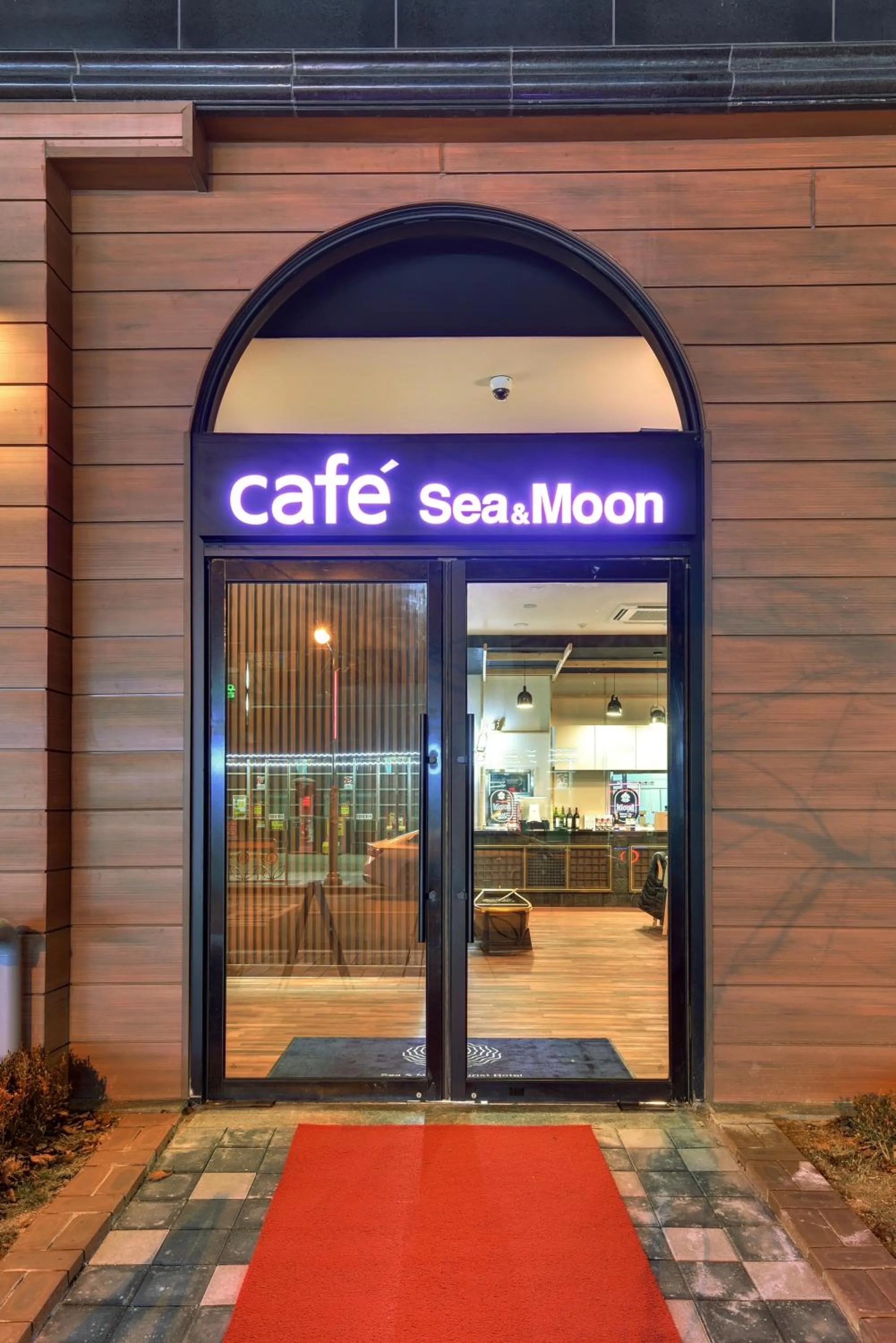 Restaurant/places to eat in Sea Moon Tourist Hotel