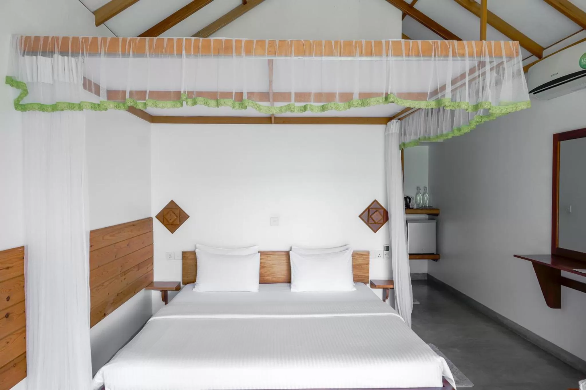 Bedroom, Bed in The One Ella