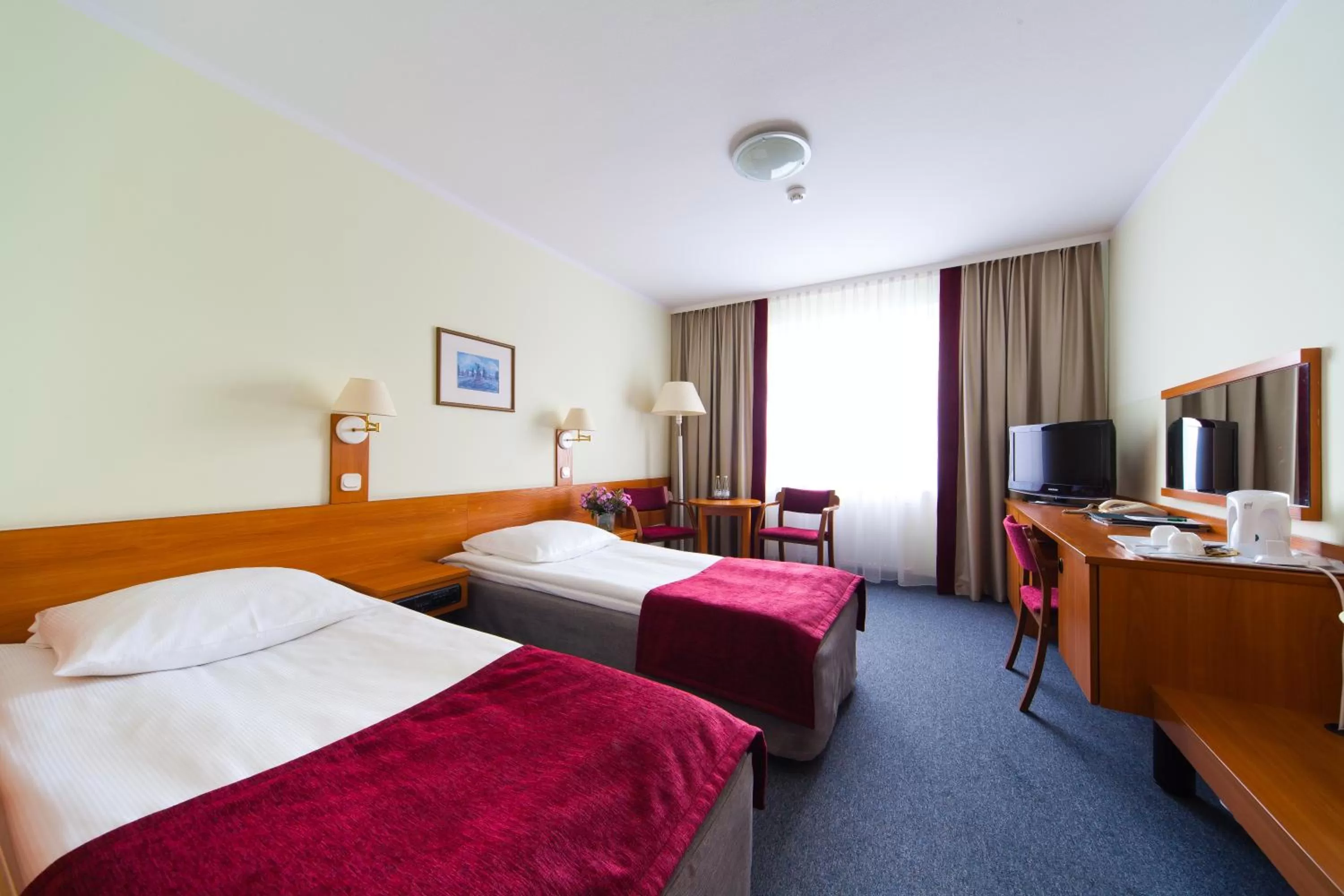 Photo of the whole room, Bed in Hotel IOR