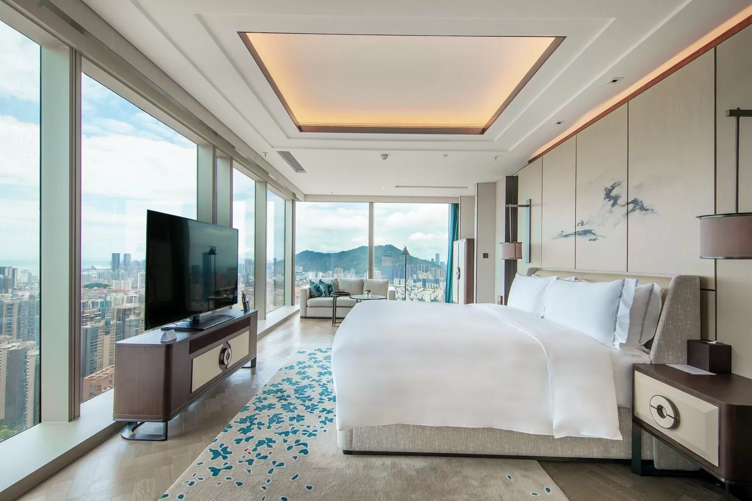 Photo of the whole room, Bed in Raffles Shenzhen