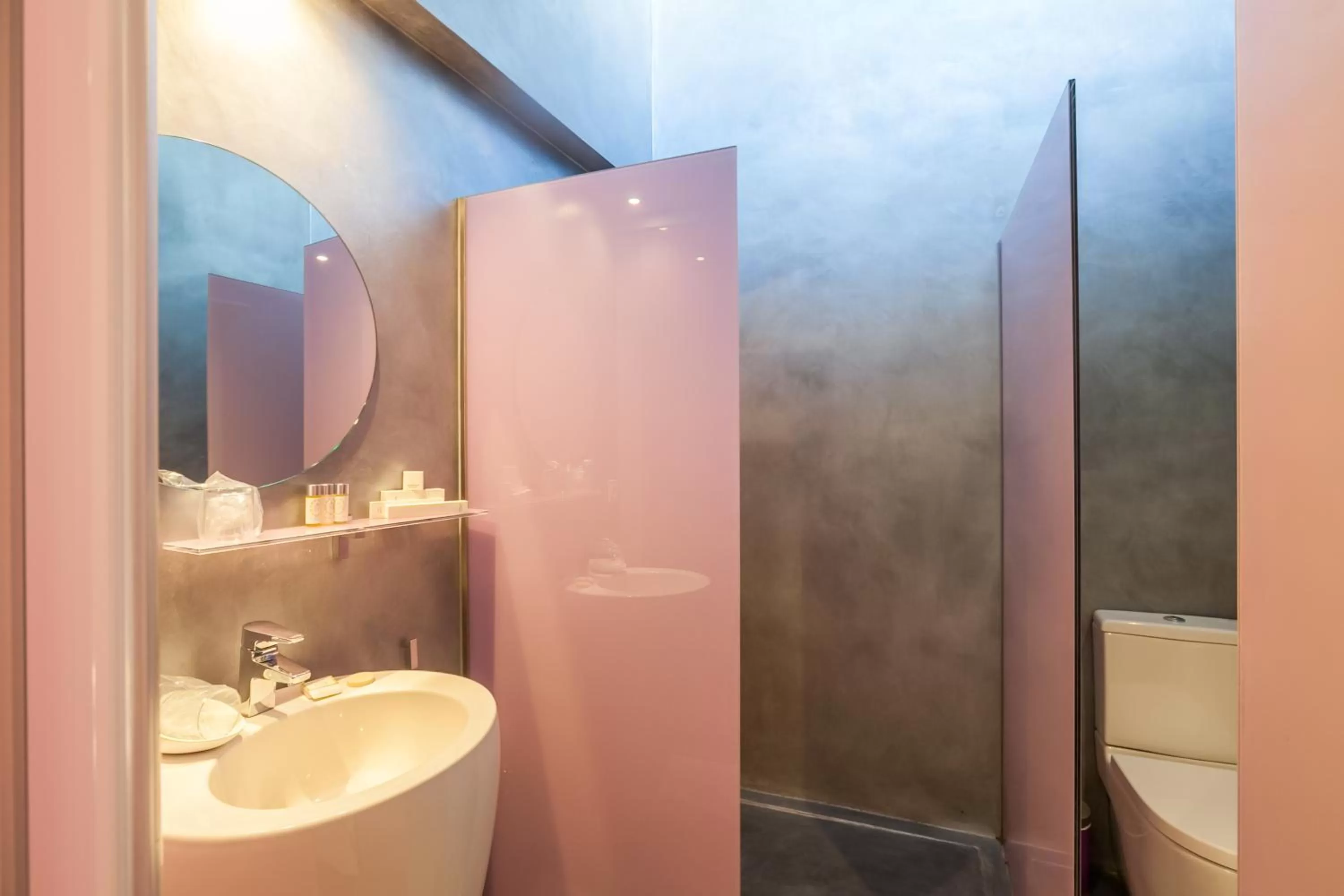 Bathroom in Hotel Viento10