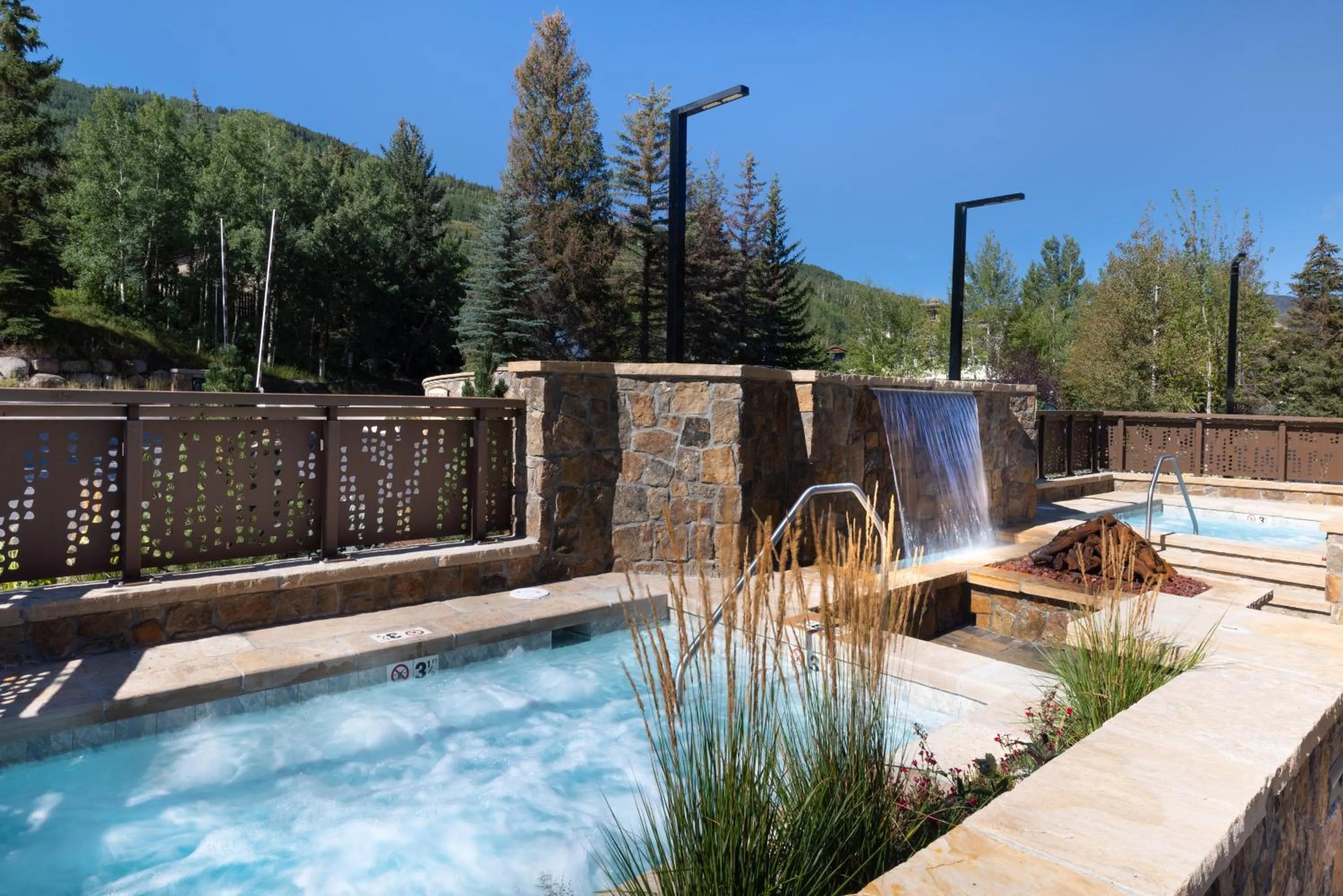 Hot Tub in Manor Vail Lodge