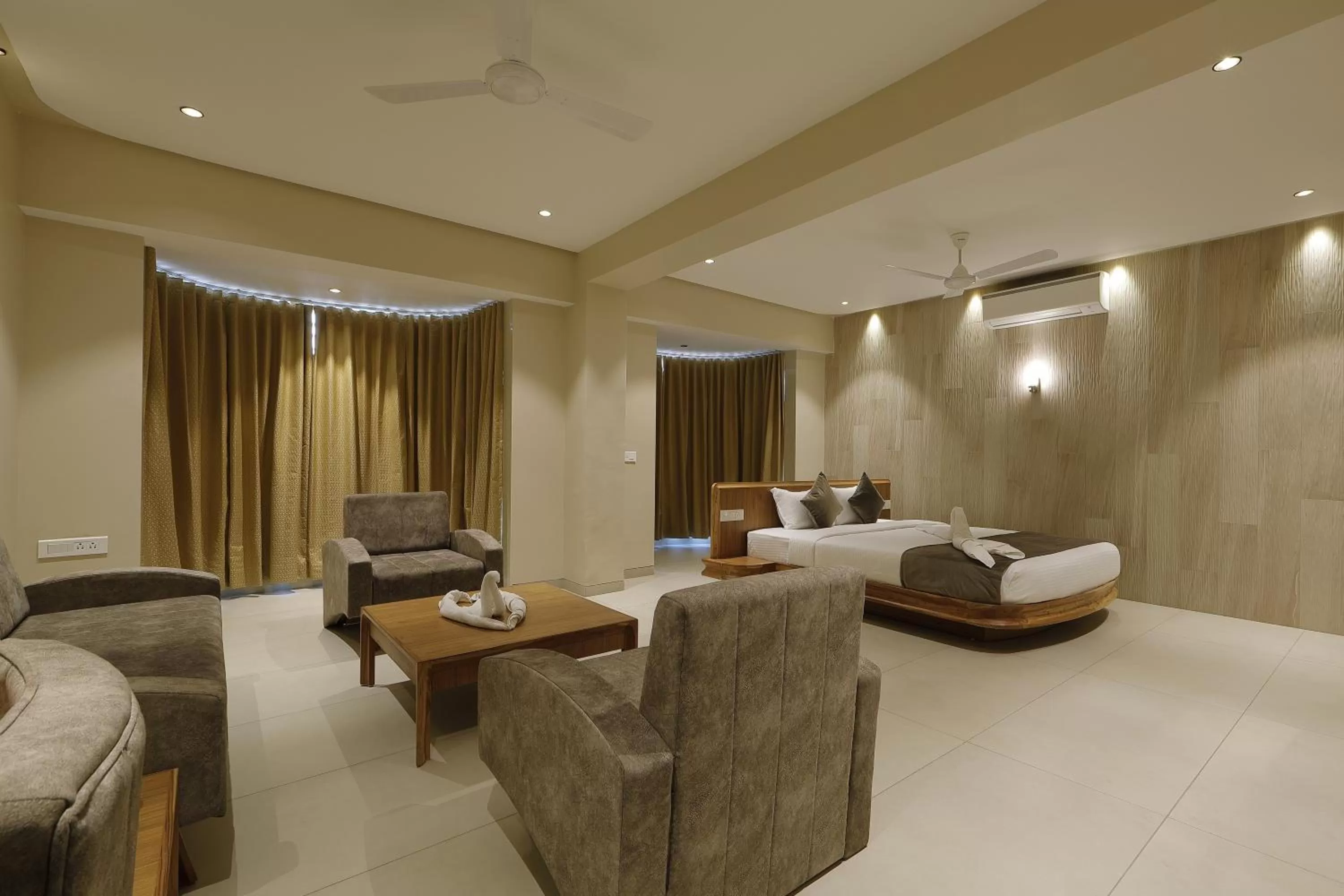 Photo of the whole room, Bed in Artilla Inn