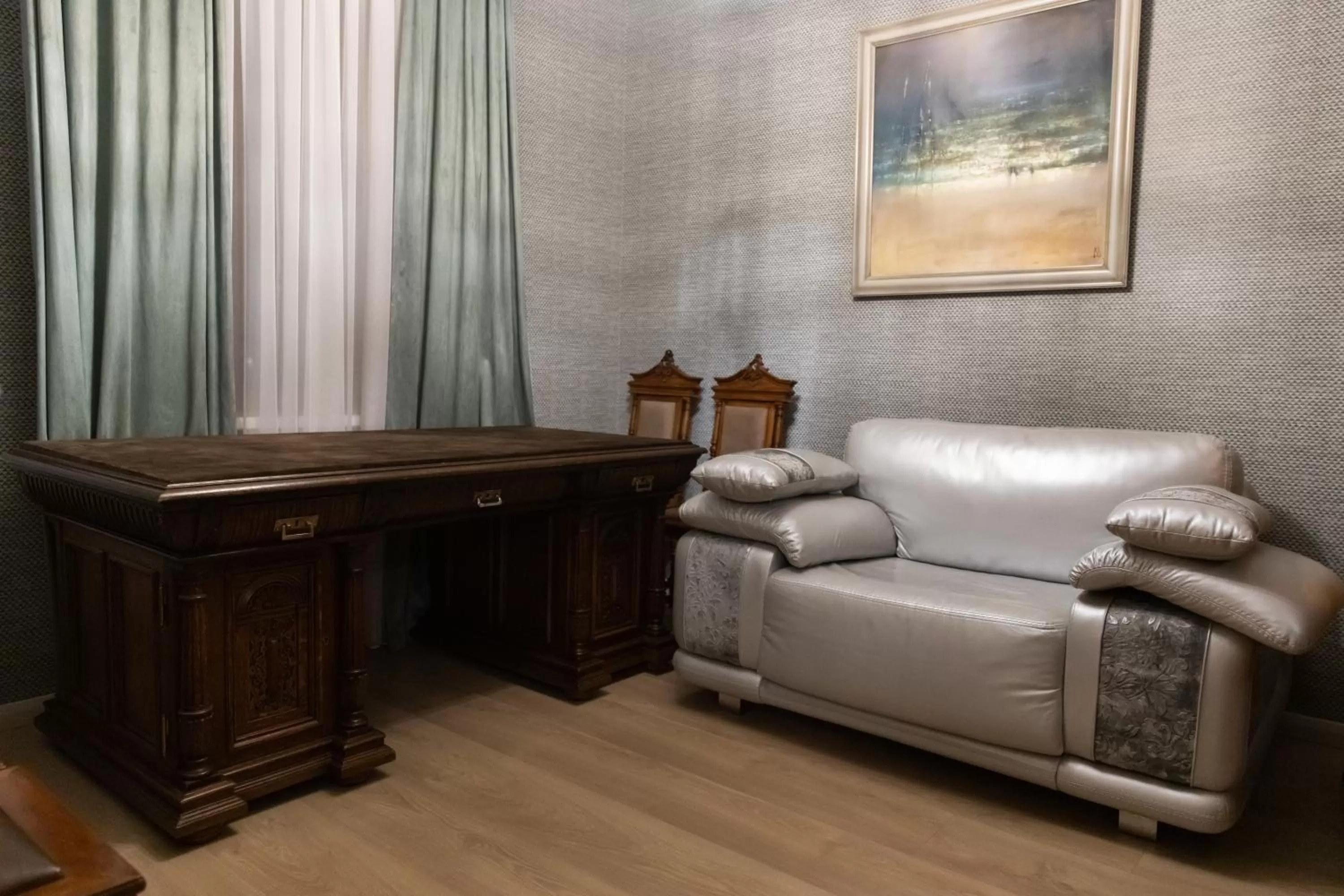 Living room, Seating Area in Hotel "Mandarin Clubhouse"