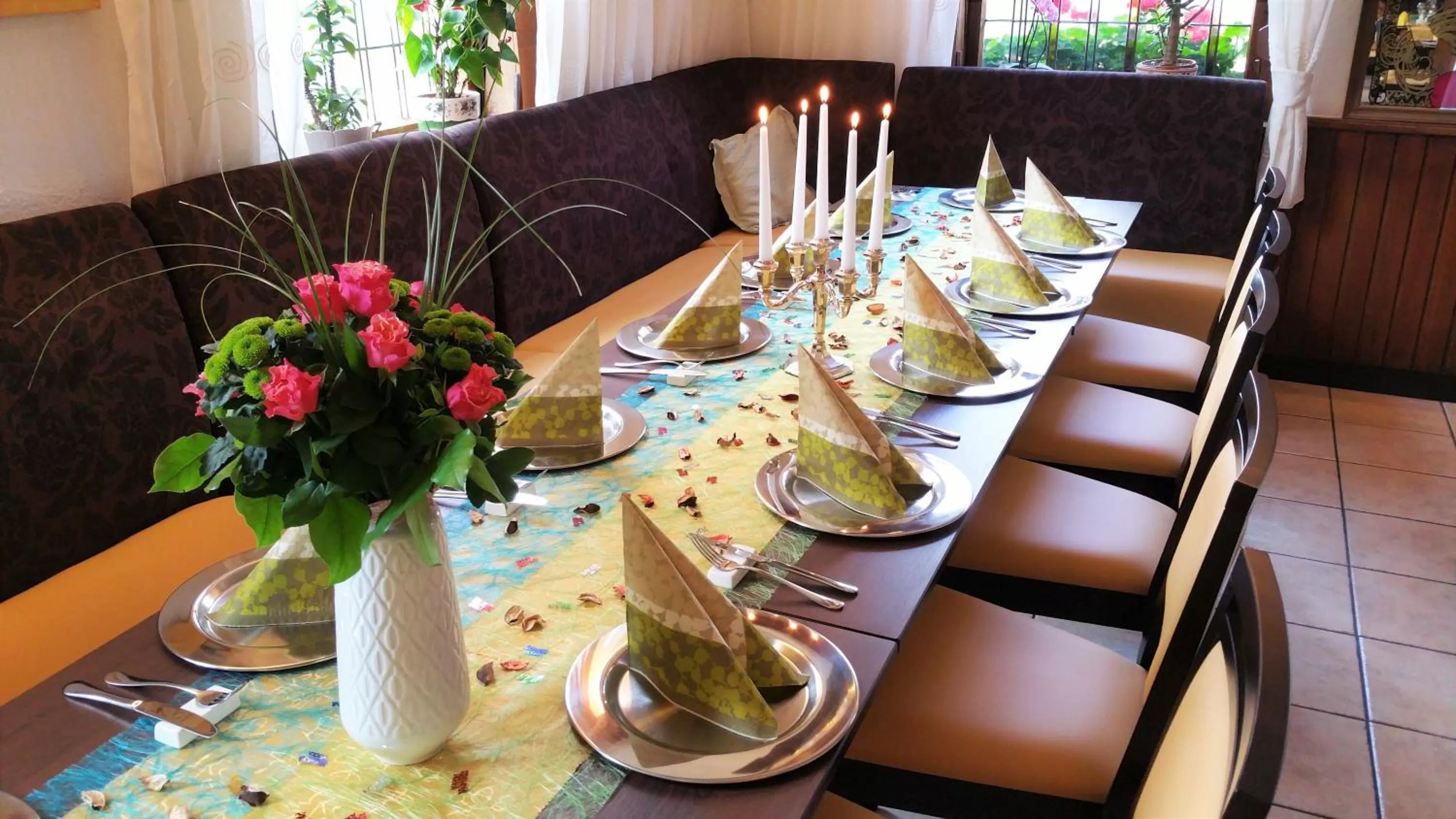 Restaurant/places to eat in Hotel Rath