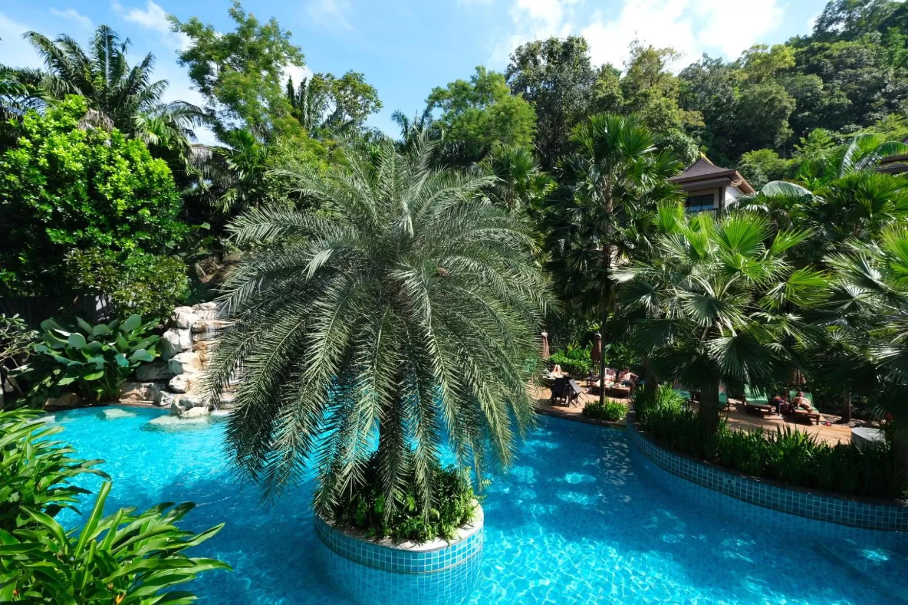 HULA HULA RESORT l truly tropical and fun wellness