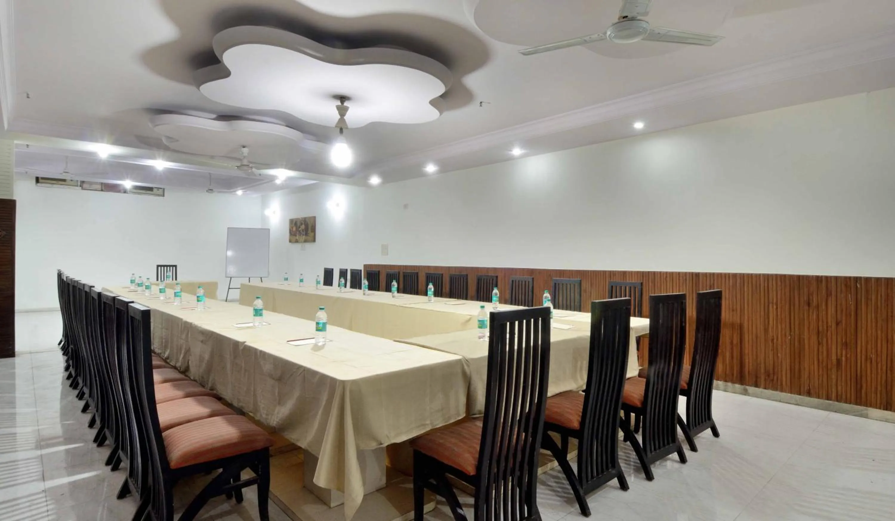 Property building in Hotel Pablas International, New Delhi, Near Metro