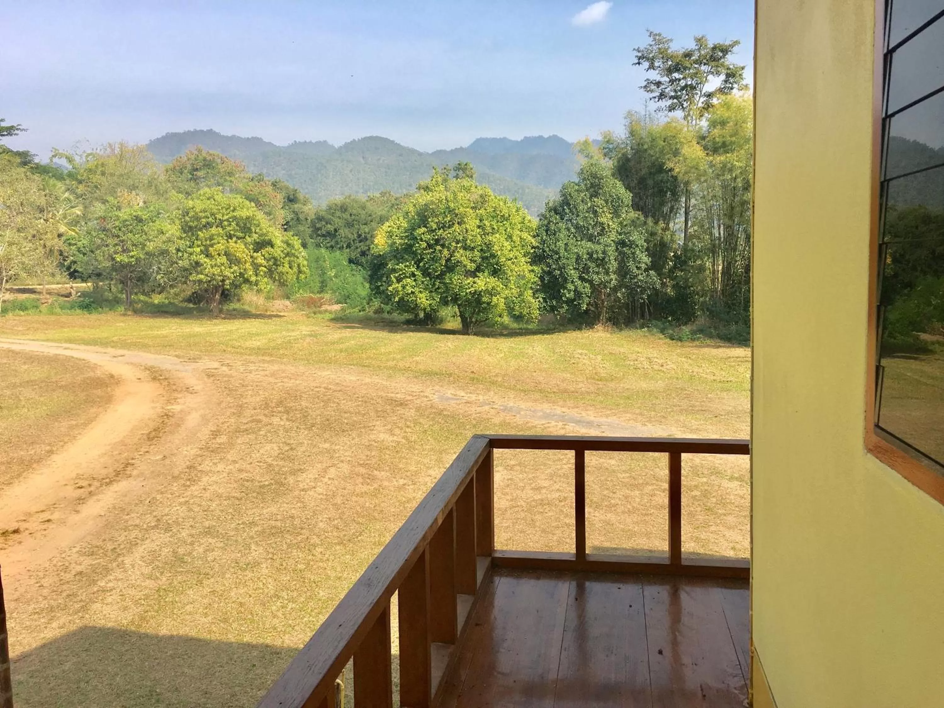 ห้วยน้ำรินรีสอร์ท The Creek Garden Resort