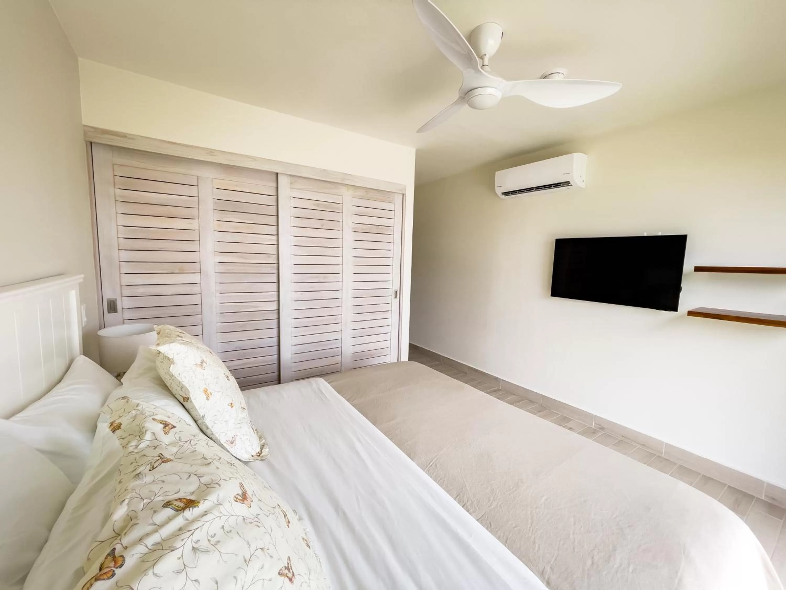 Bed in Playa Caracol Residences