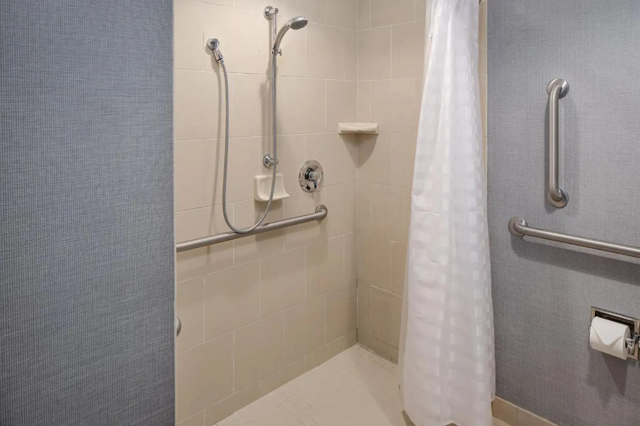 King Room with Sofa Bed and Roll-In Shower - Disability Access in Hyatt Place Pittsburgh North Shore King Room with Sofa Bed and Roll-In Shower - Disability Access in Hyatt Place Pittsburgh North Shore