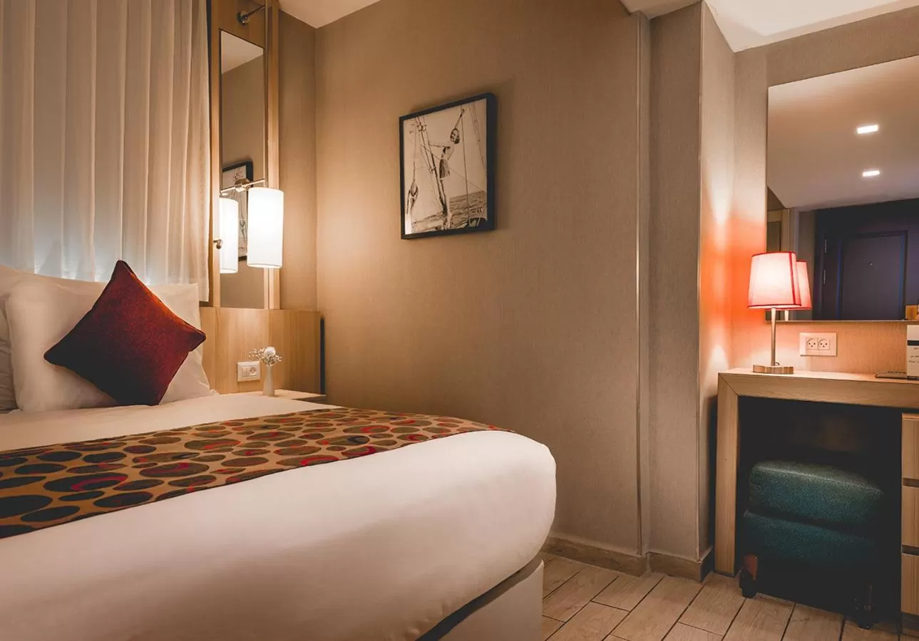 Bedroom, Bed in Astral Maris Hotel