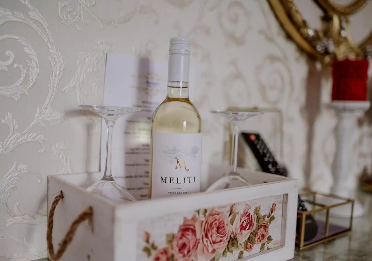 Alcoholic drinks in ROH Suites