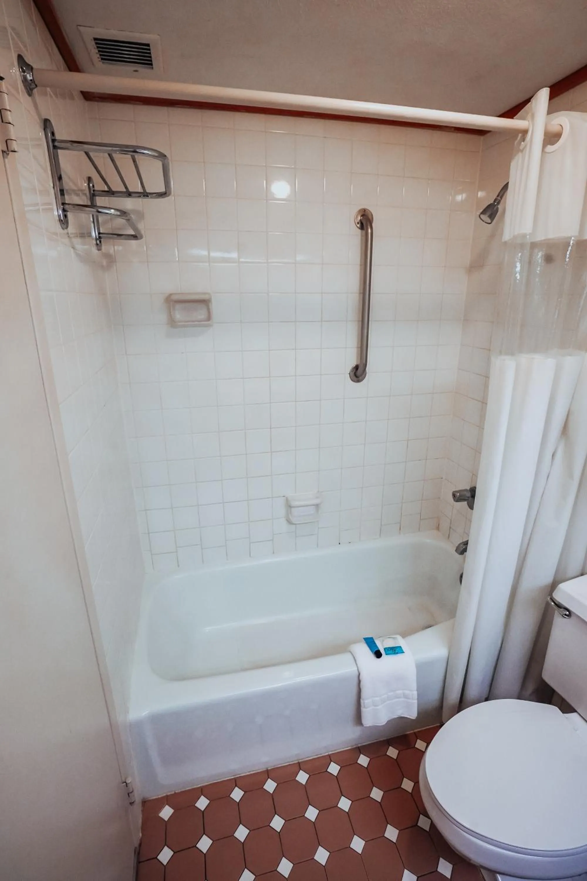 Lamplighter Inn and Suites - North