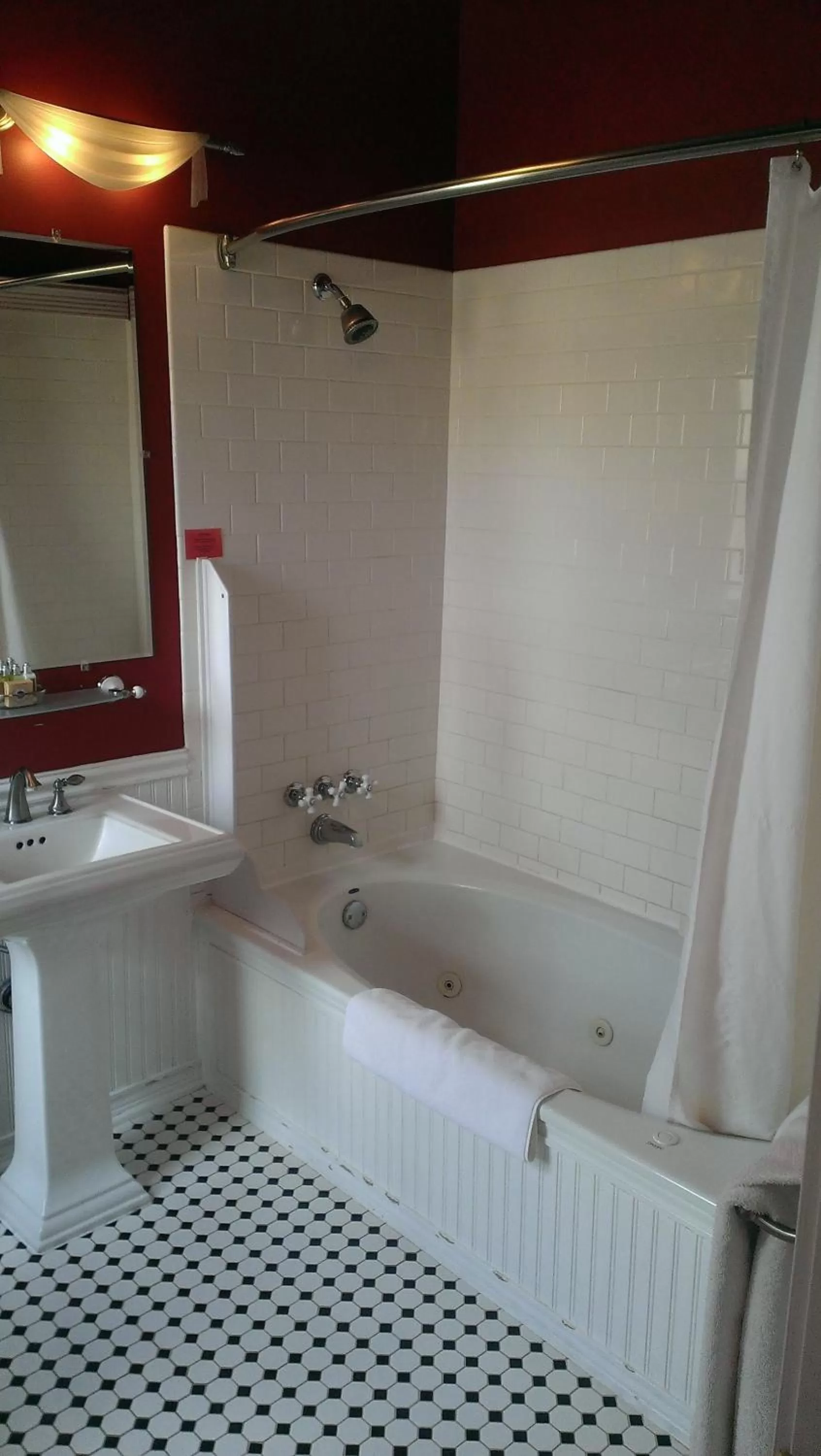 Bathroom in Connor Hotel