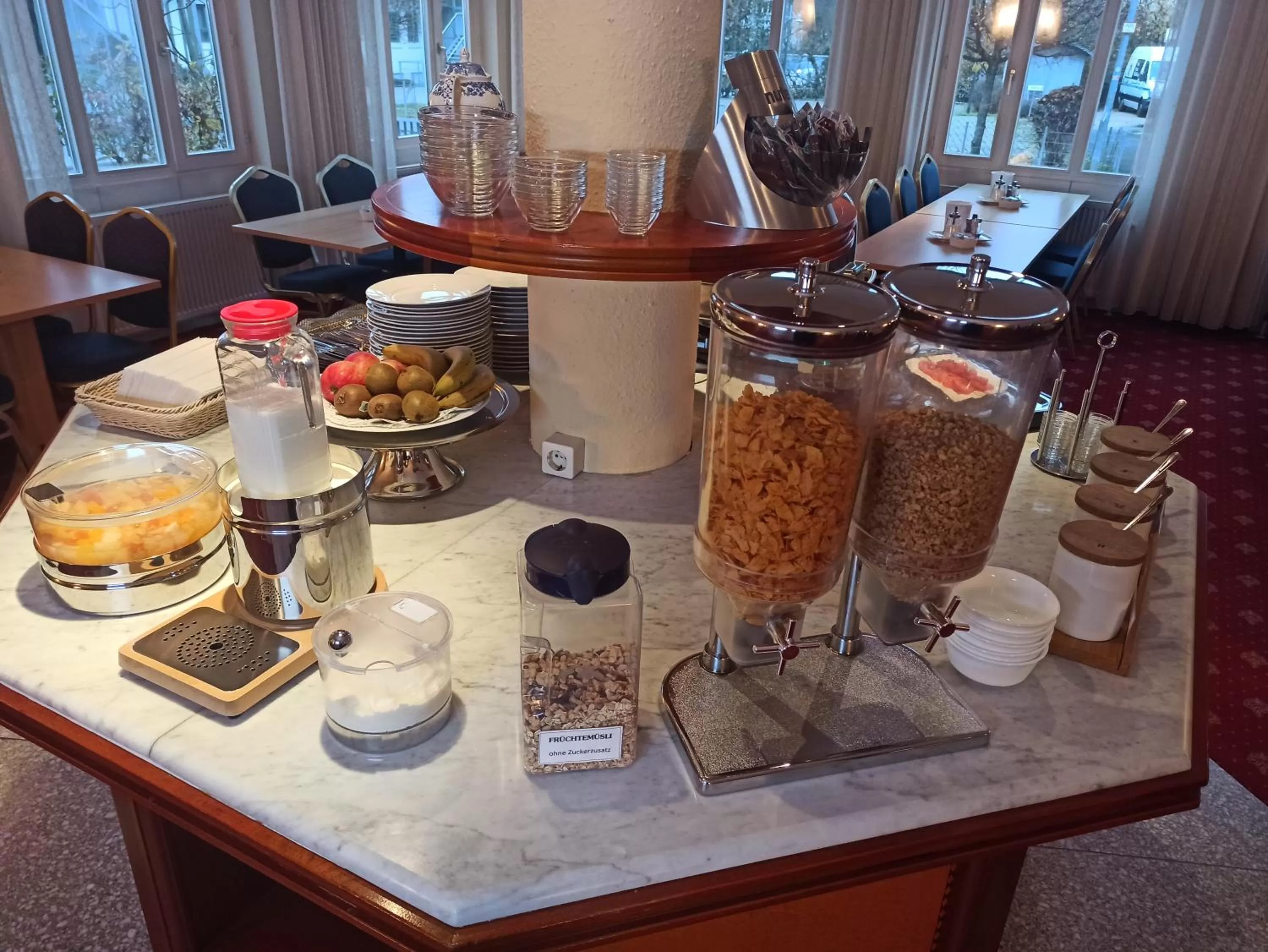 Breakfast in Hotel Garni Arcis