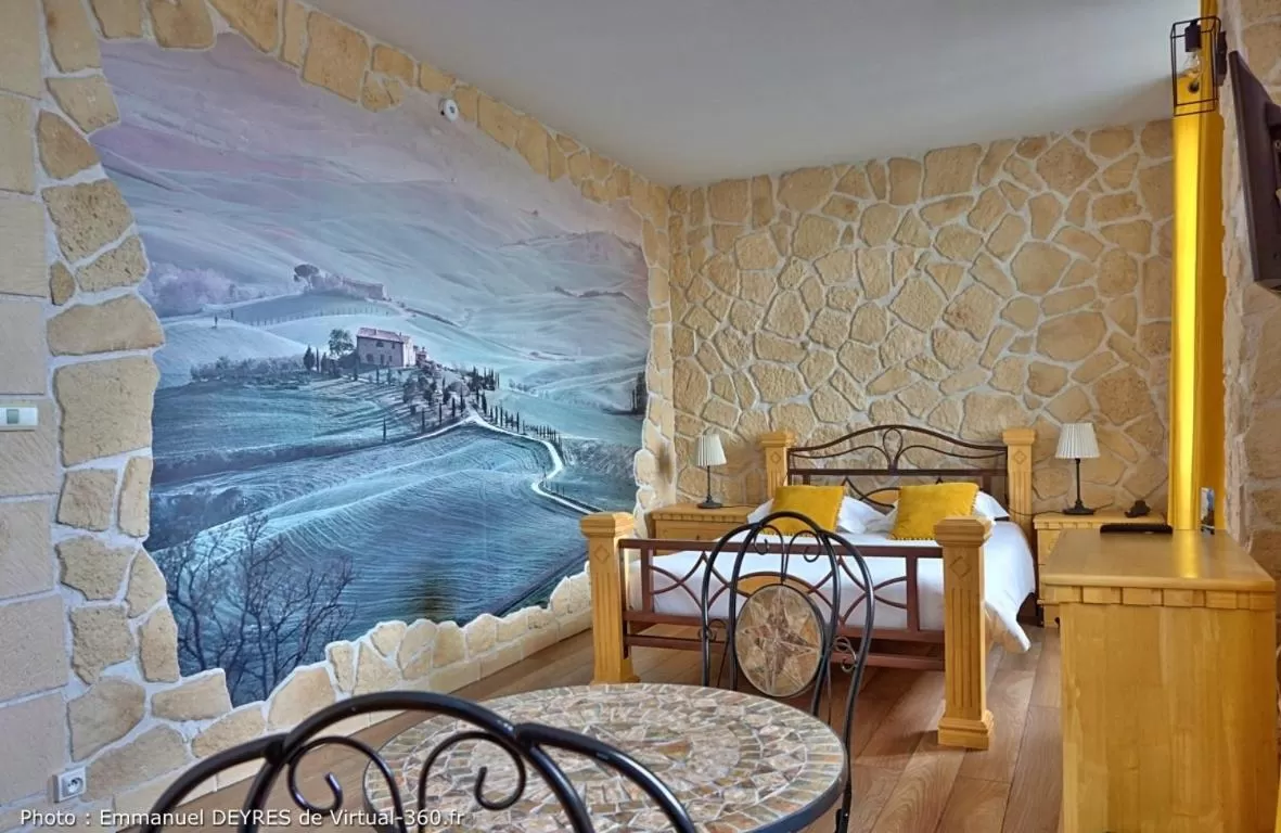 Double Room - Disability Access in Hôtel de Bretagne - anciennement Queen Serenity Hotel