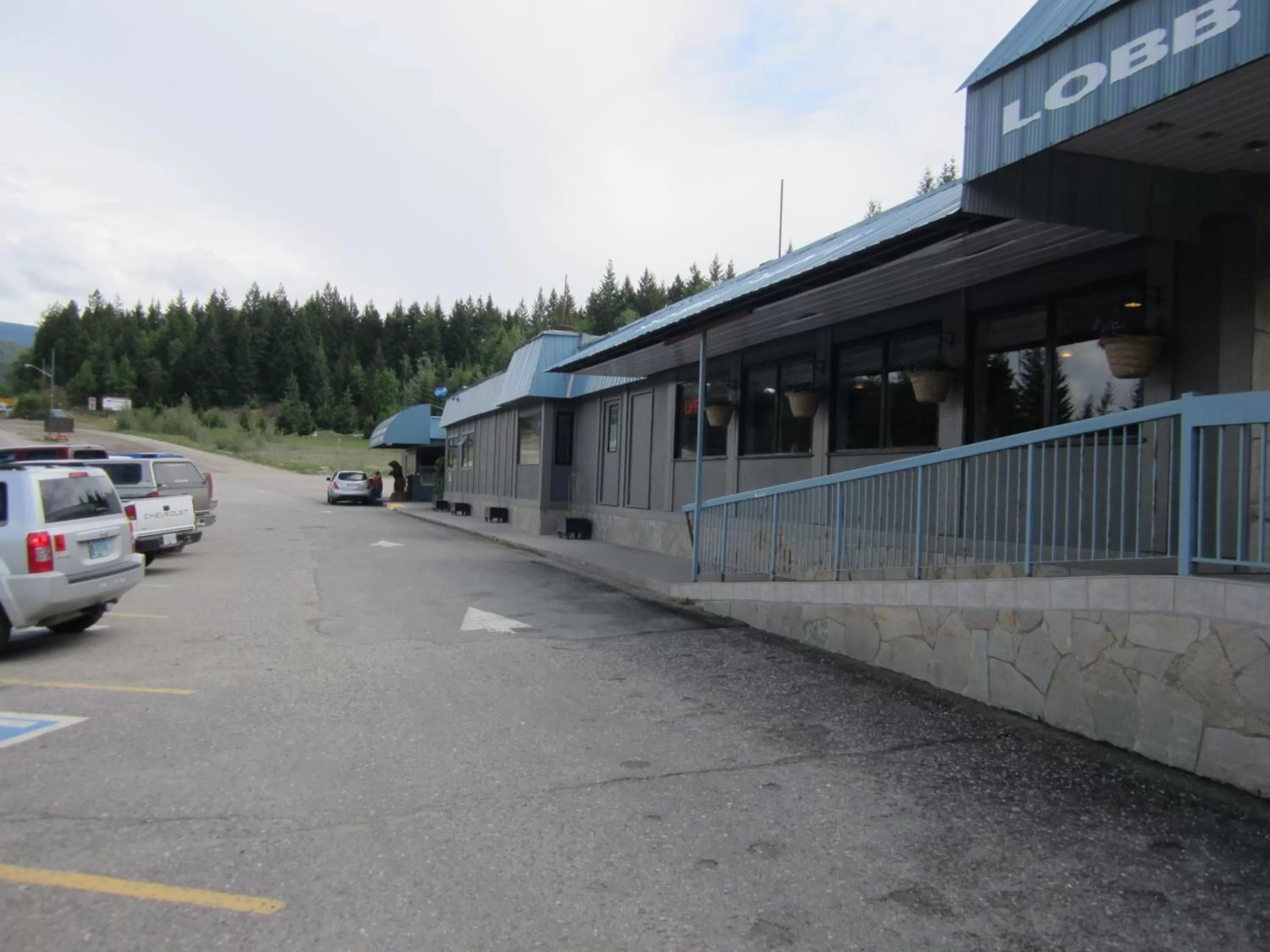 Facade/entrance in Wells Gray Inn