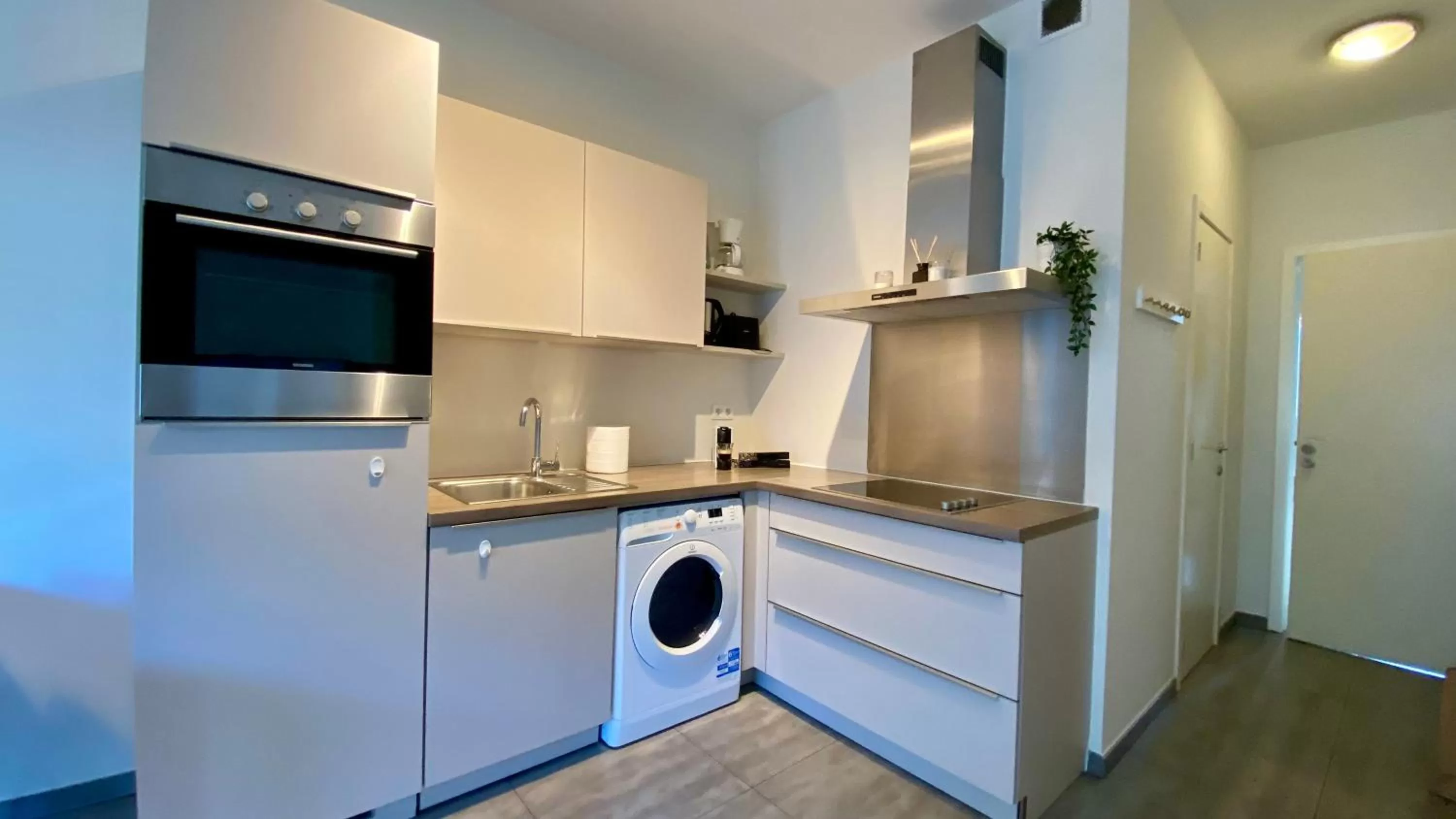 Kitchen or kitchenette in Oneluxstay Antwerp City Centre