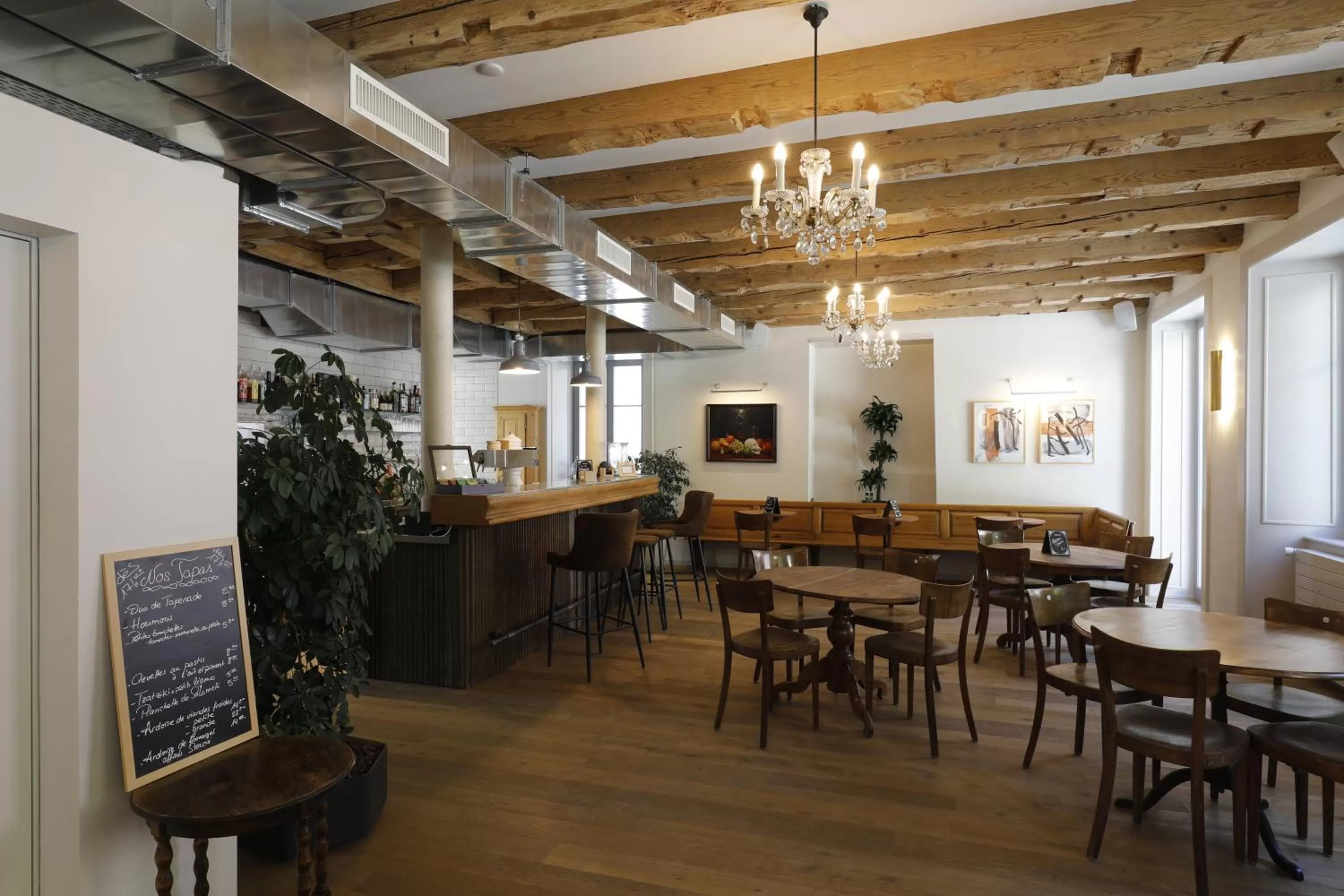 Restaurant/places to eat in Fleur de Lis