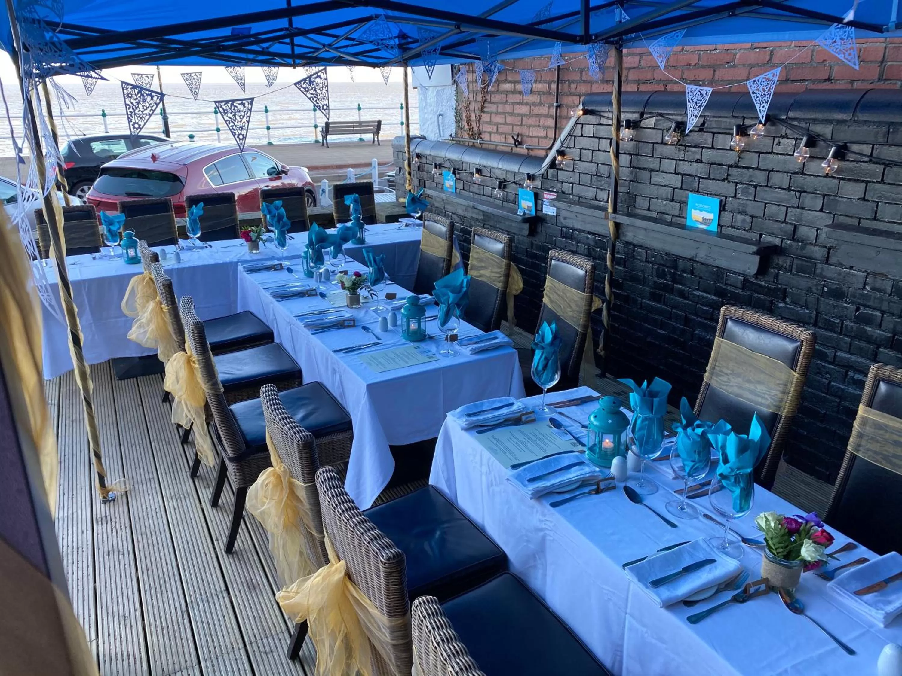 Restaurant/Places to Eat in Pickfords Hotel