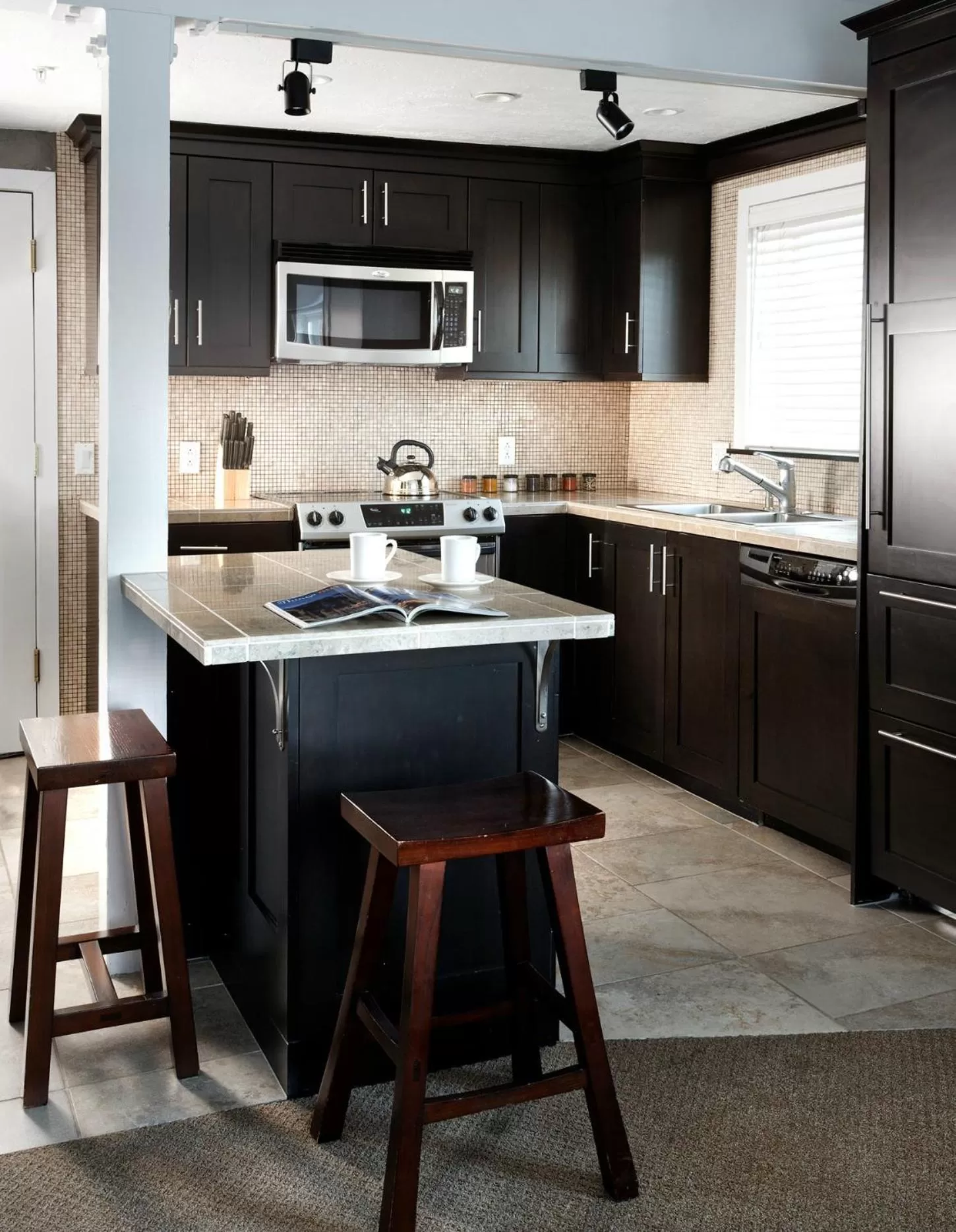 Kitchen or kitchenette in Aspen Square Condominium Hotel