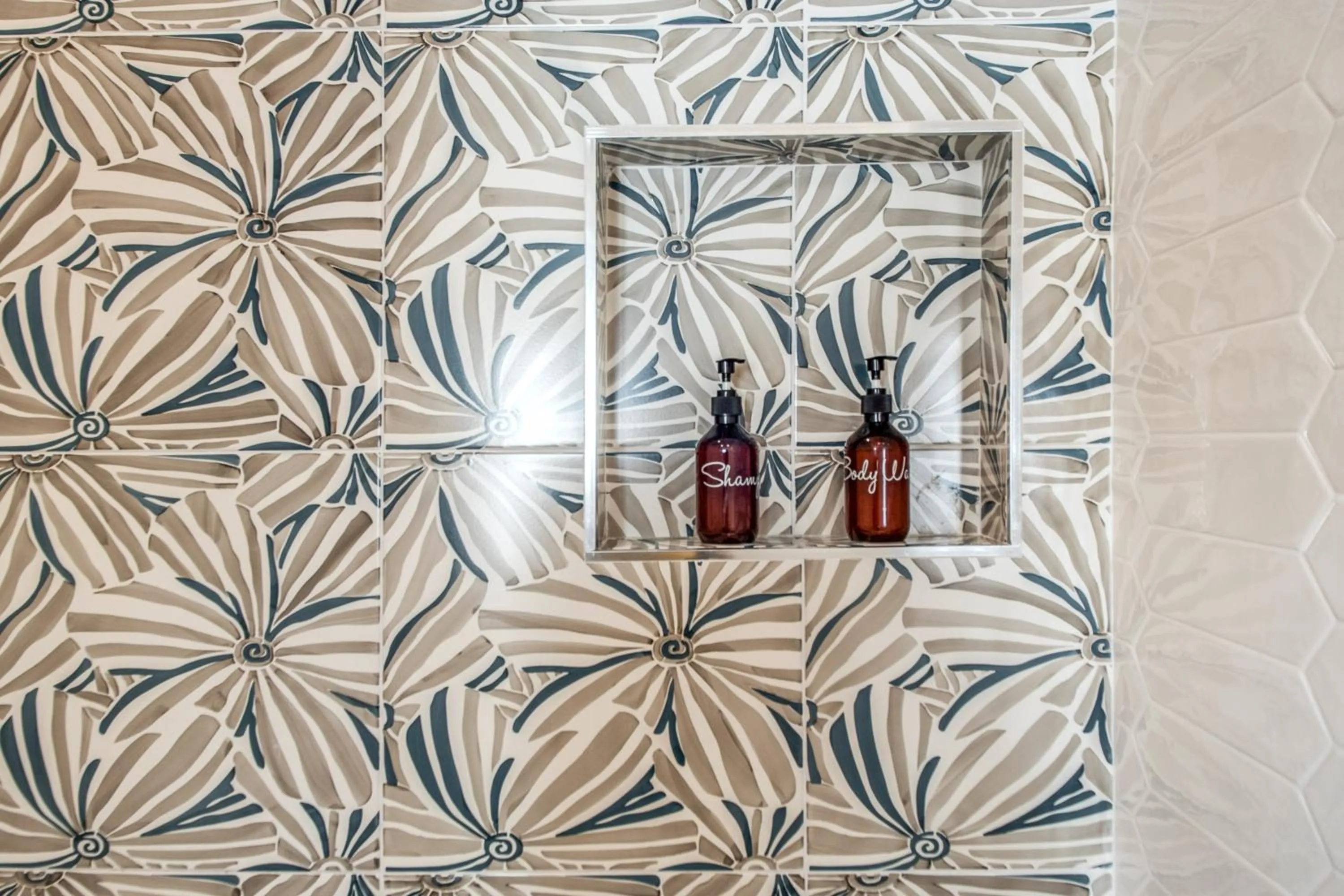 Shower in Hotel Sorrento City