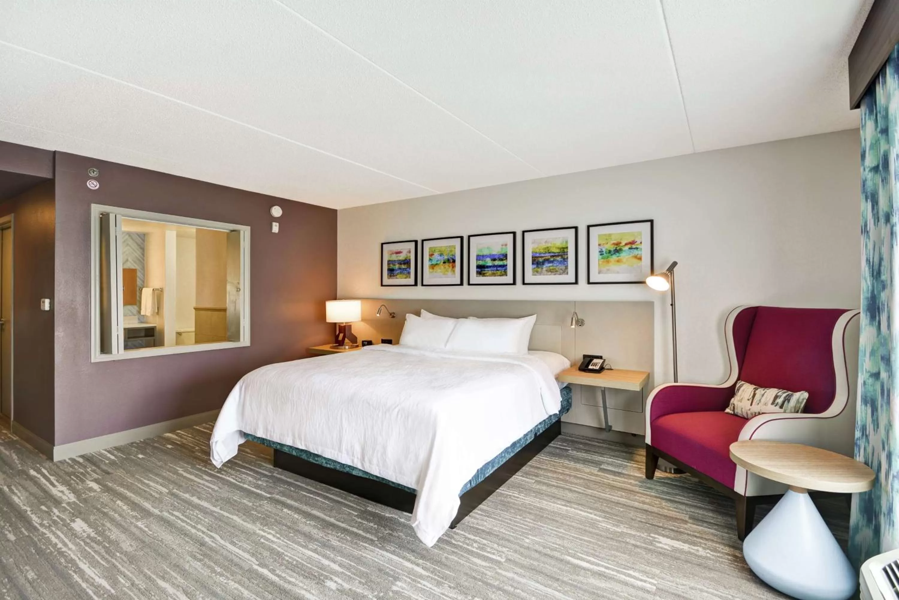 Living room, Bed in Hilton Garden Inn Panama City