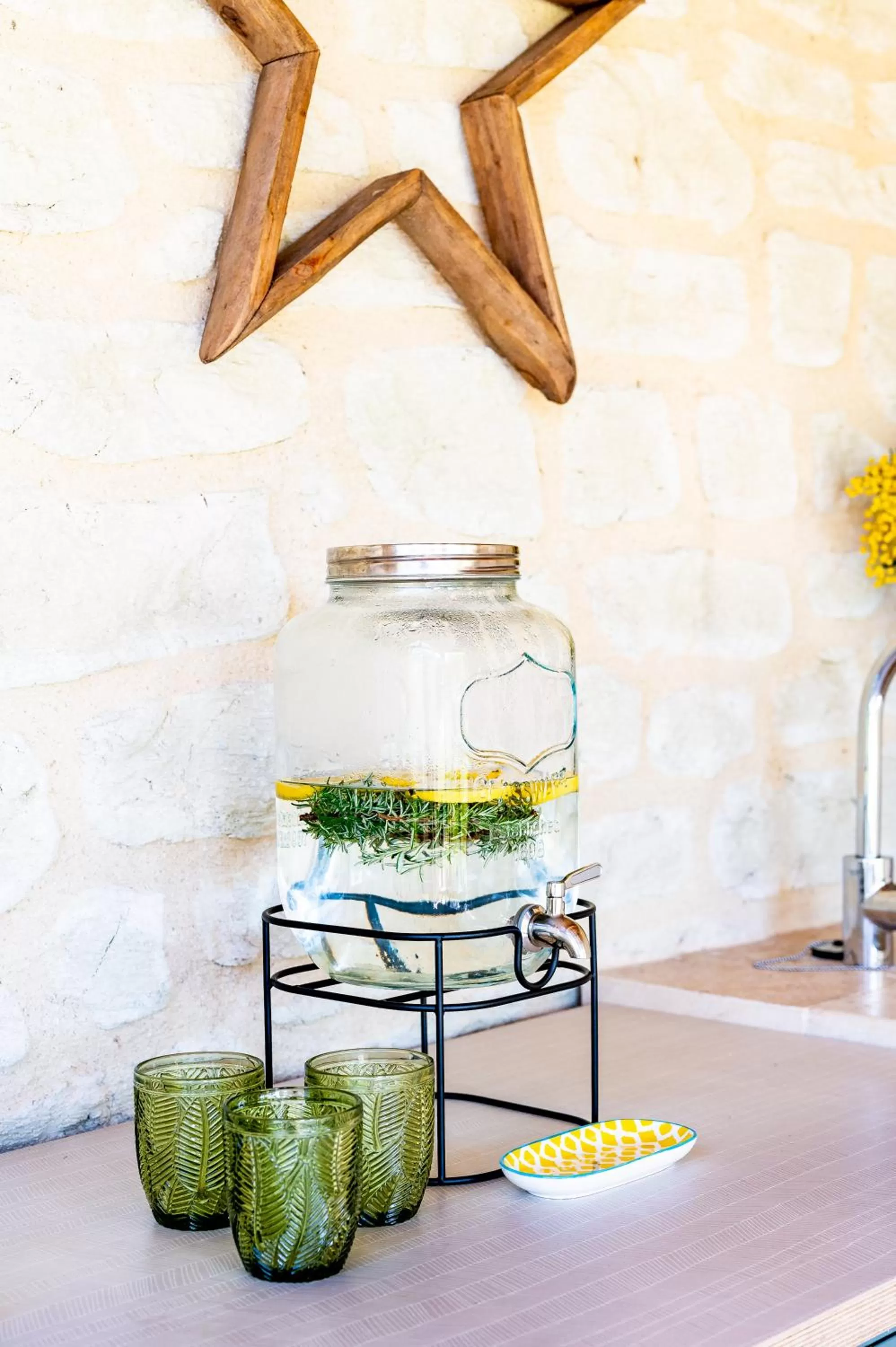 Kitchen or kitchenette in Sous les Platanes B&B