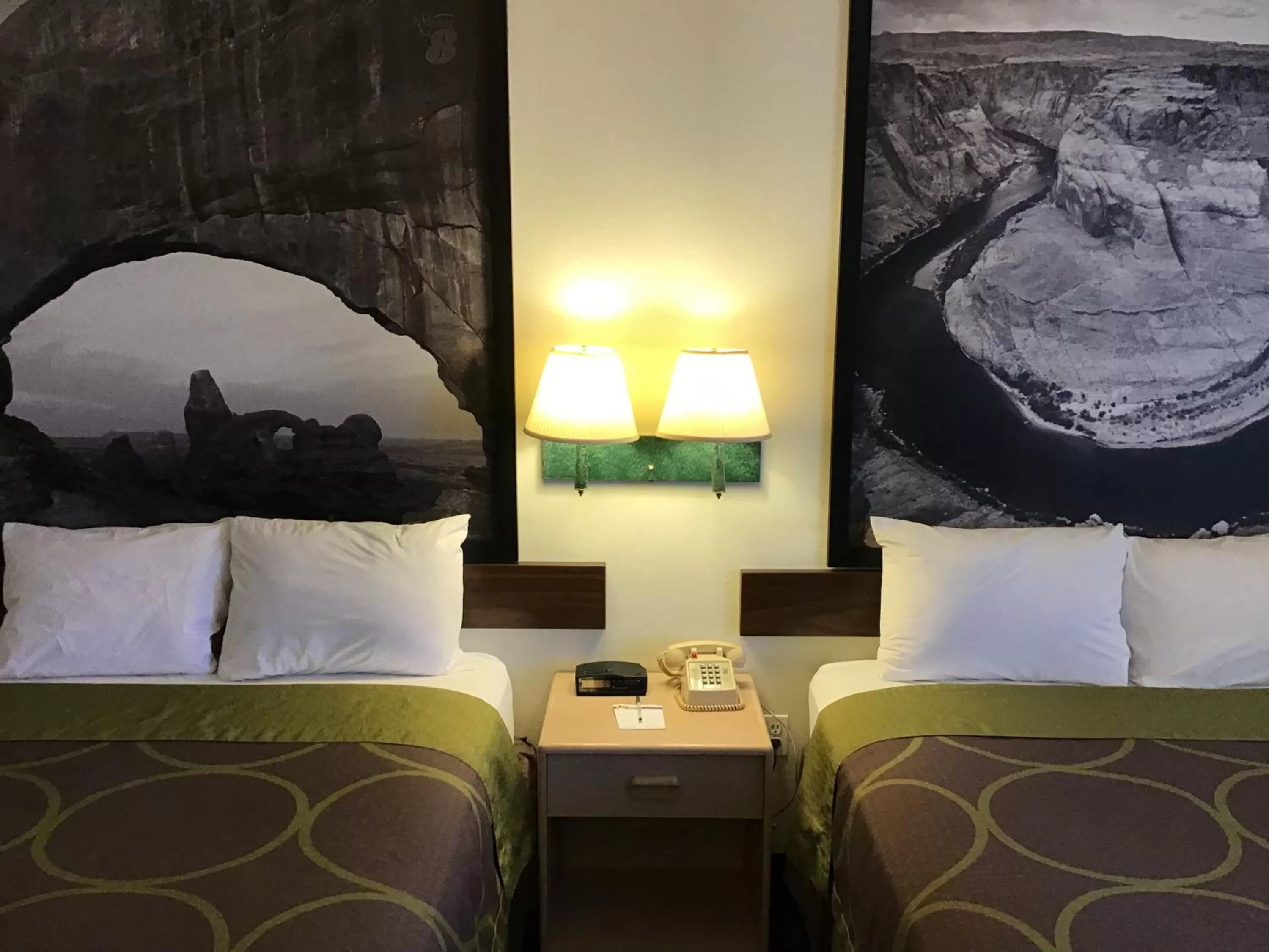 Bed in Arch Canyon Inn