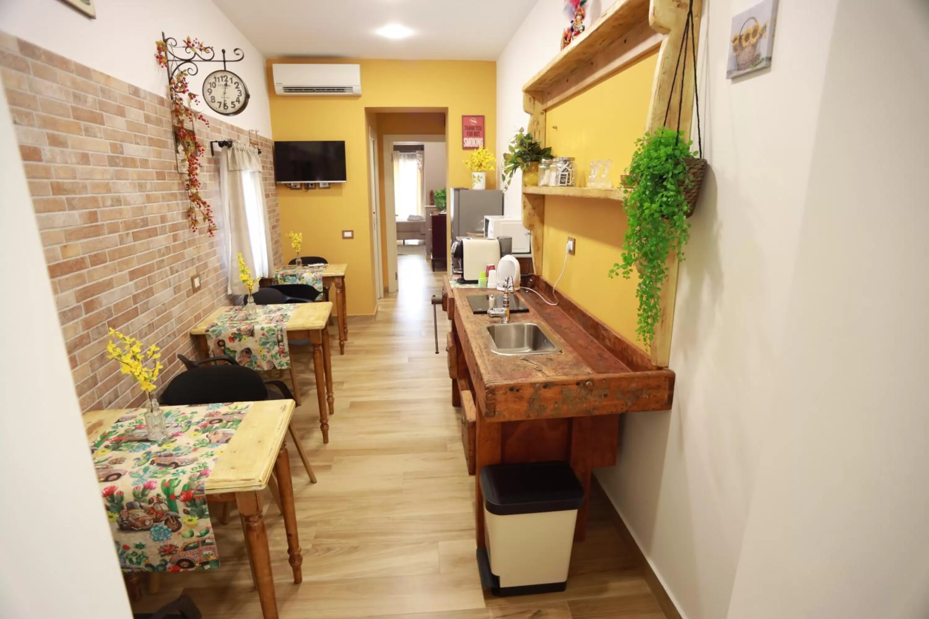 Dining area in B&B Sant'Agata Patrona