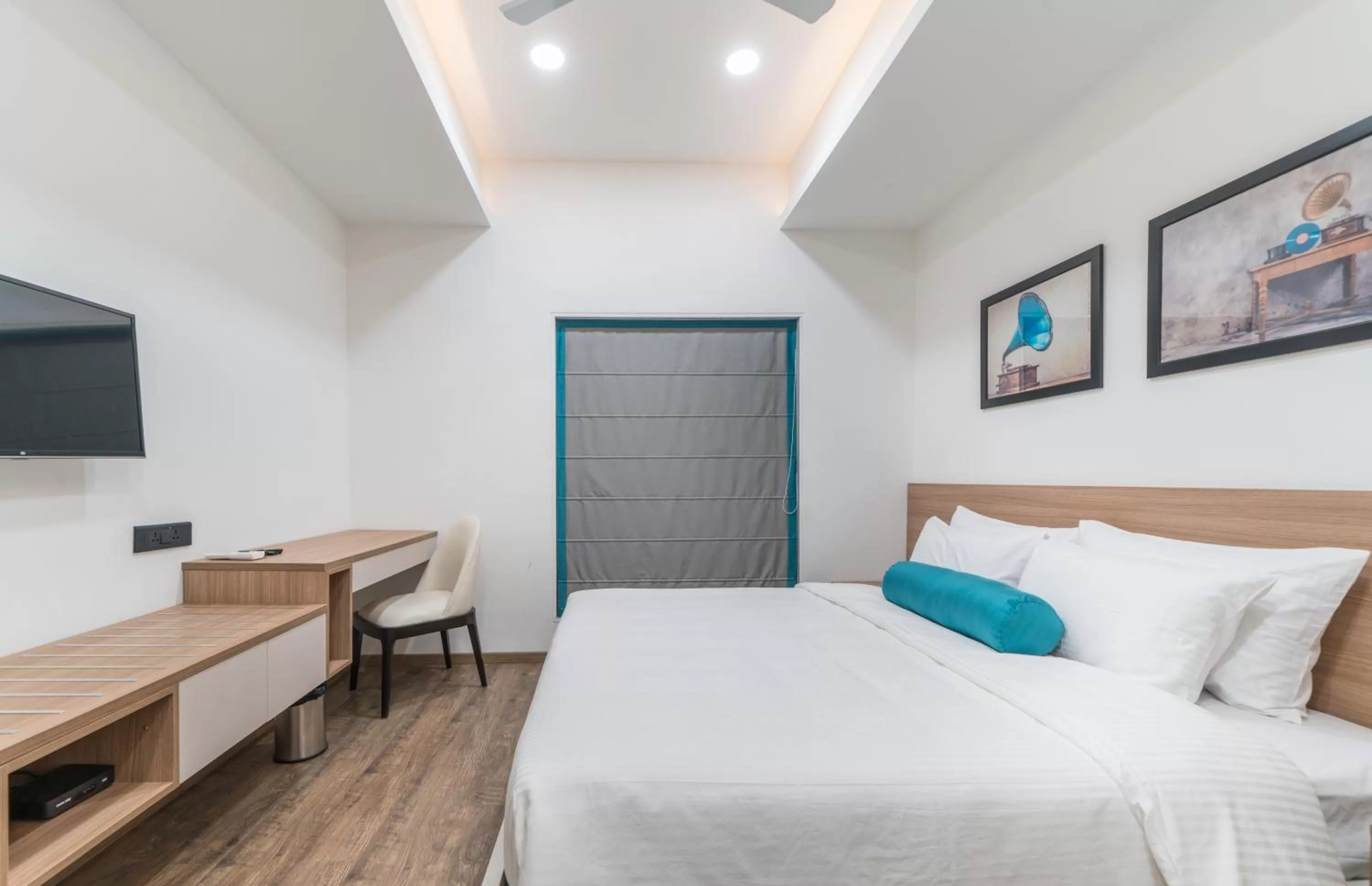 Bed in SKYLA Studios & Suites - Jubilee Hills