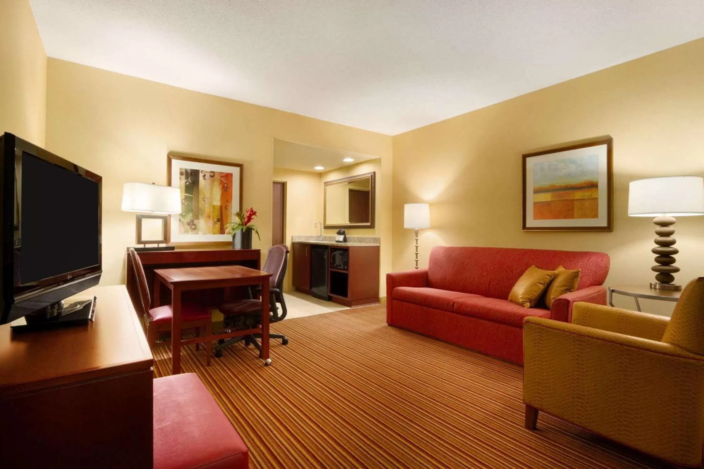 One-Bedroom King Suite - Non-Smoking in Embassy Suites by Hilton Norman Hotel & Conference Center