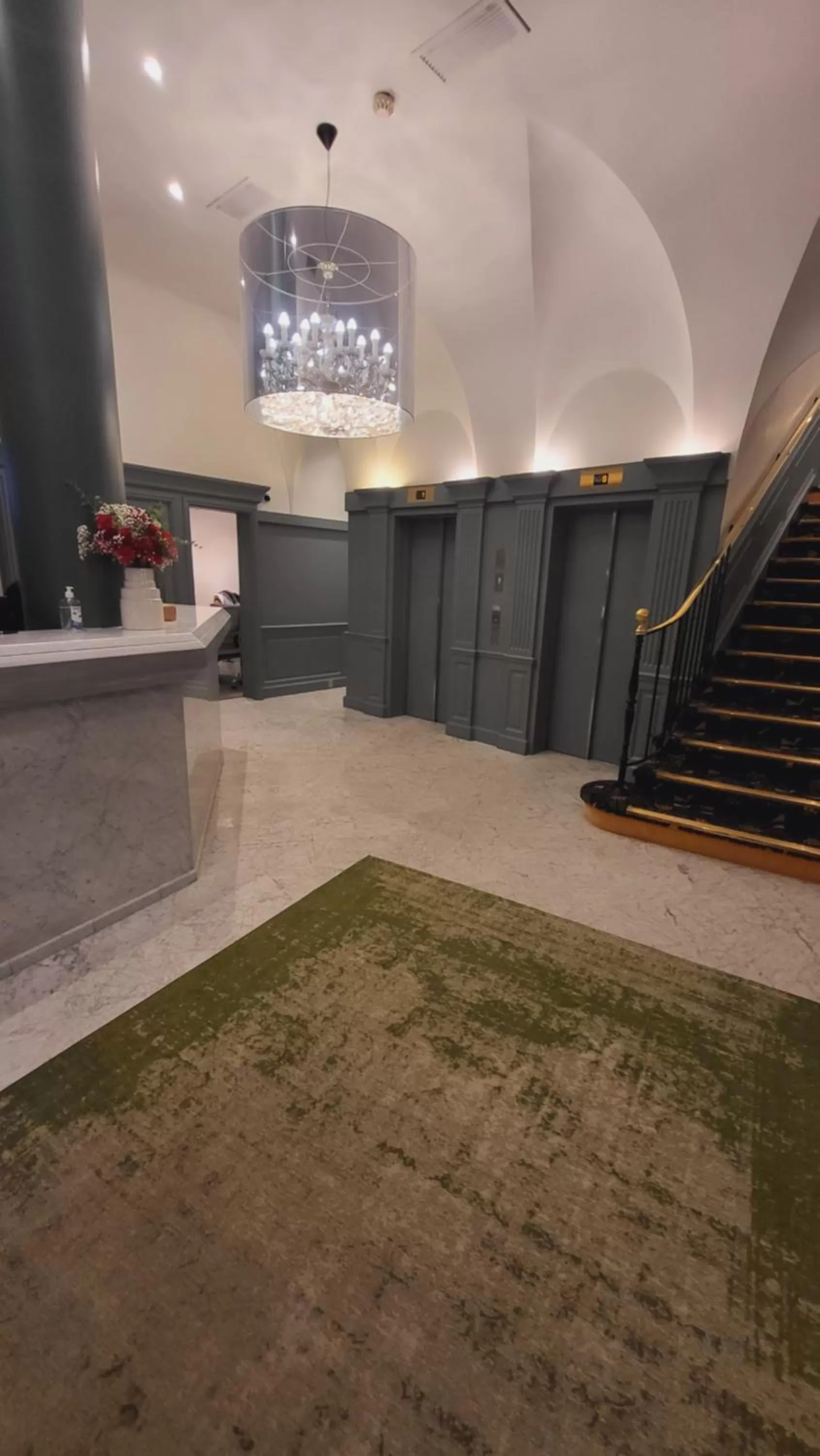 Lobby or reception in Hôtel Paris Neuilly