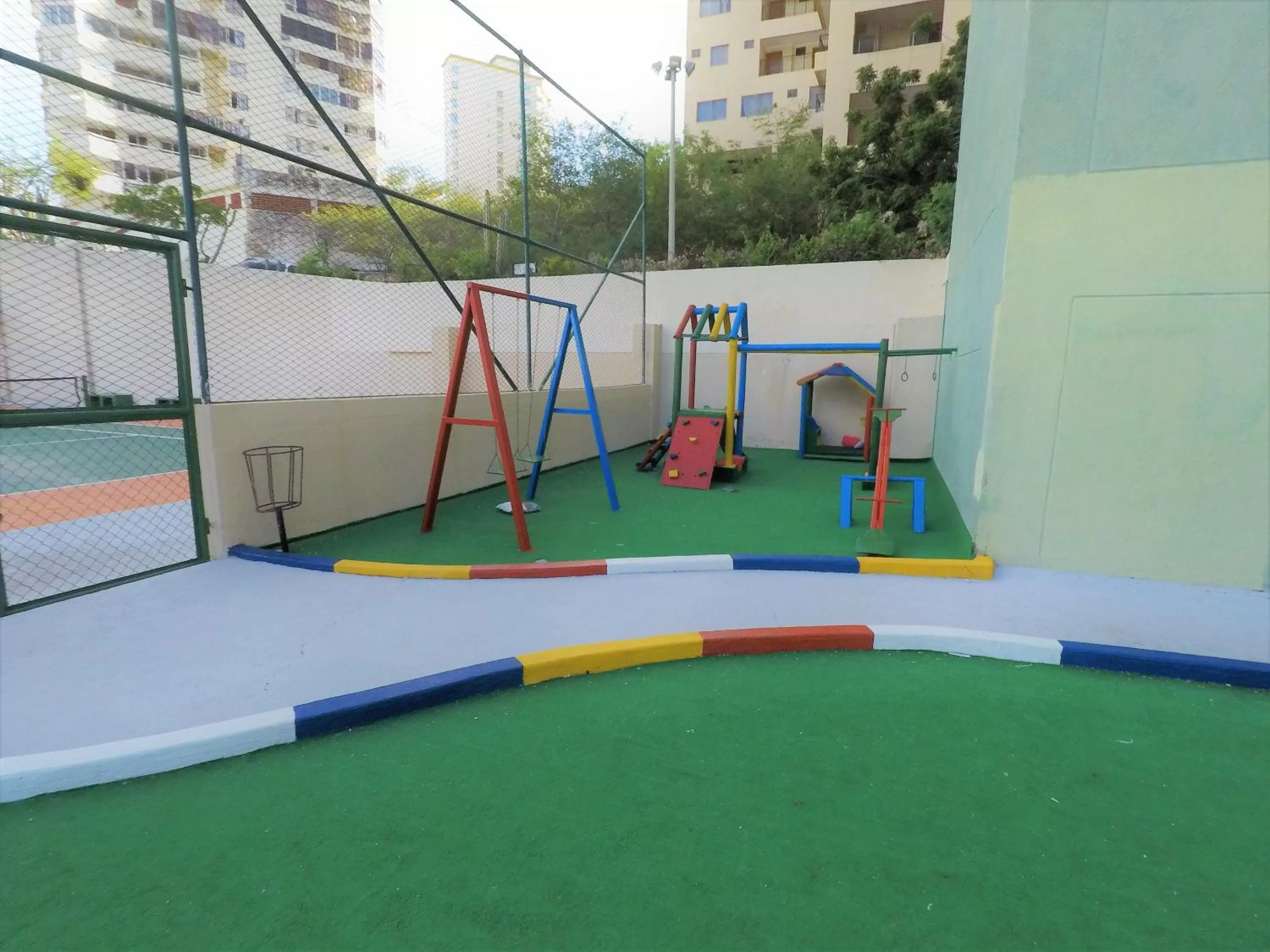 Garden view, Children's Play Area in Edificio El Peñon del Rodadero Apartamento Playa Rodadero