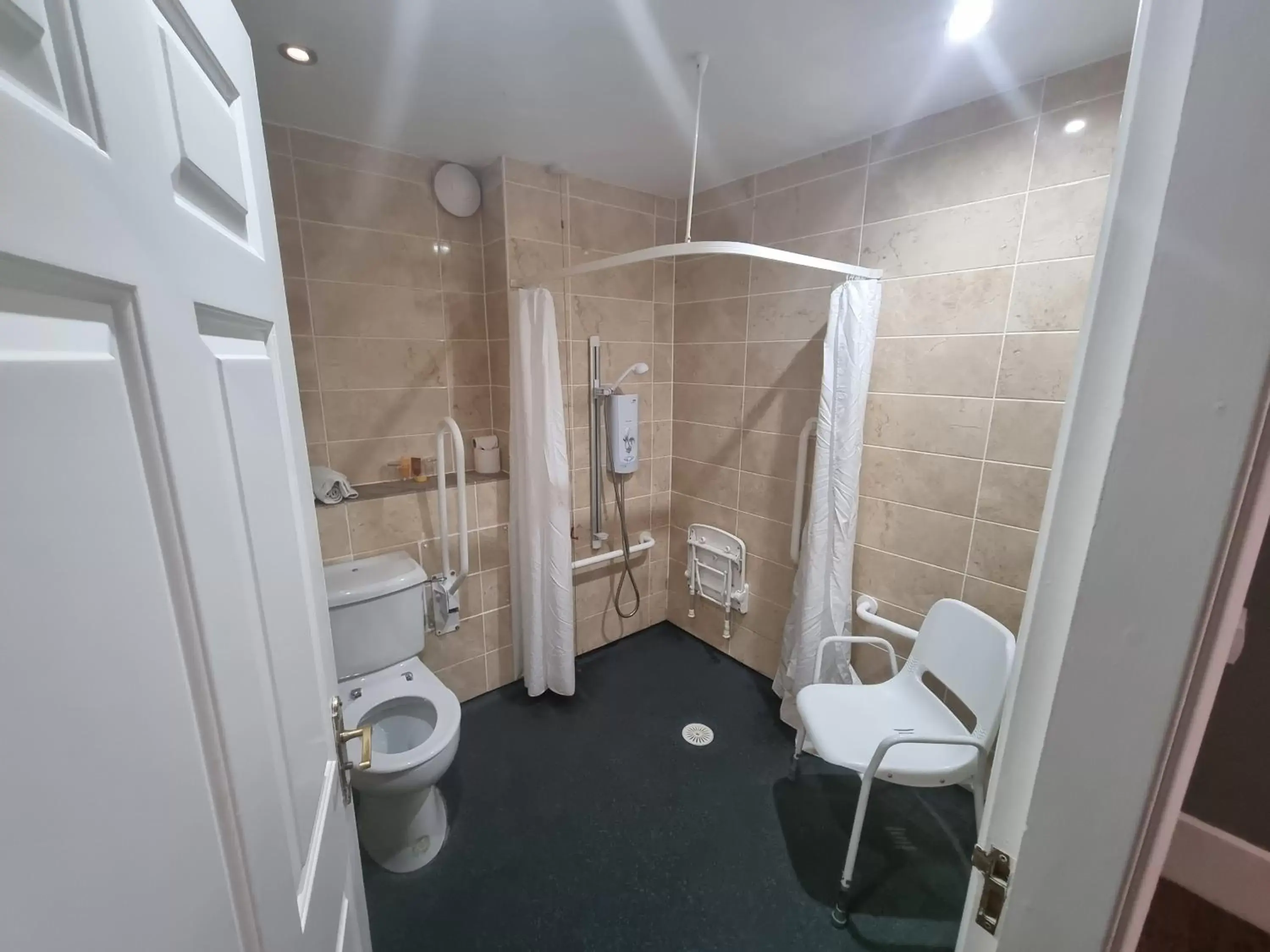 King Room with Roll-In Shower - Disability Access in Makeney Hall Hotel King Room with Roll-In Shower - Disability Access in Makeney Hall Hotel