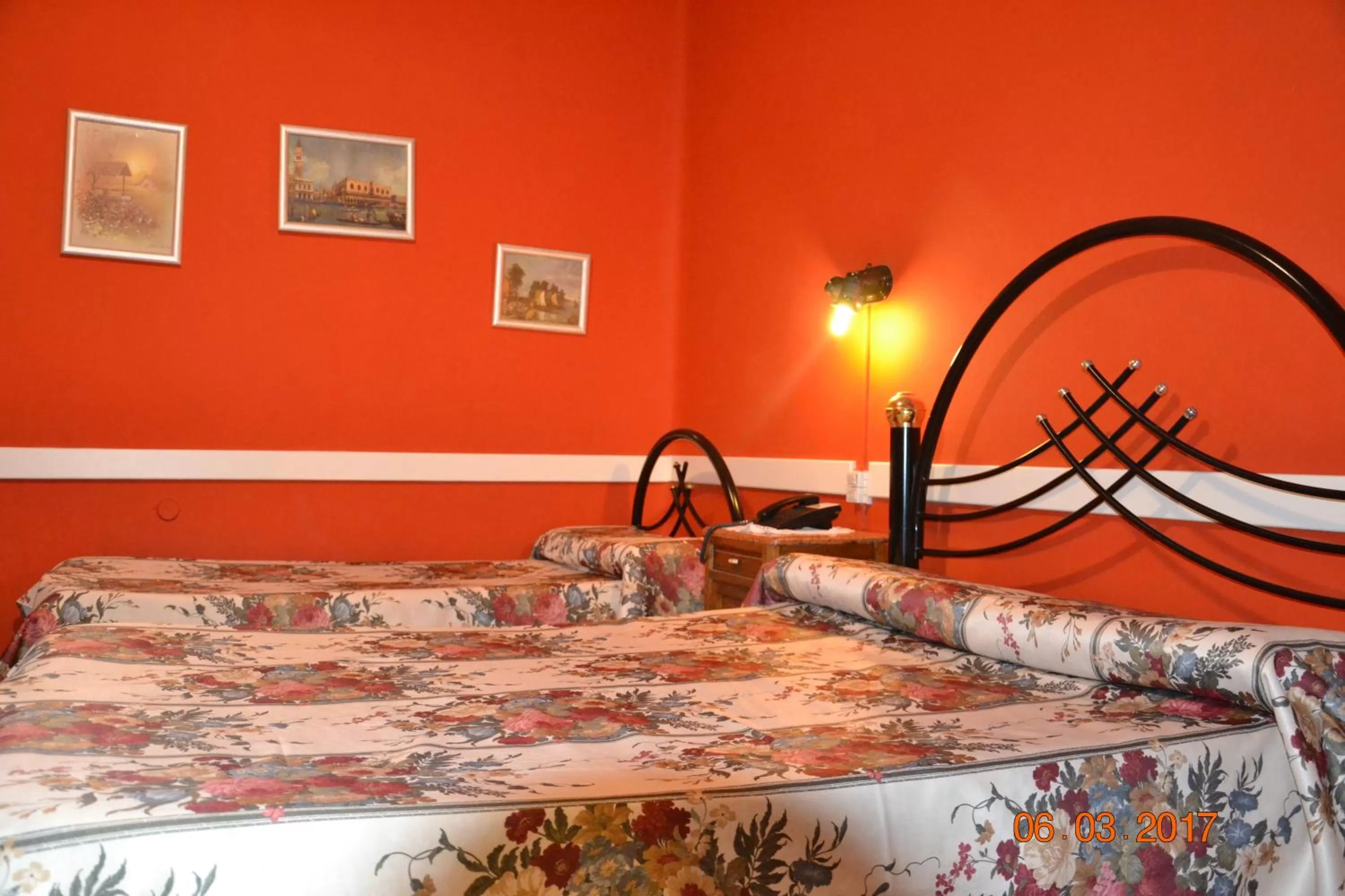 Bed in Hotel Victoria