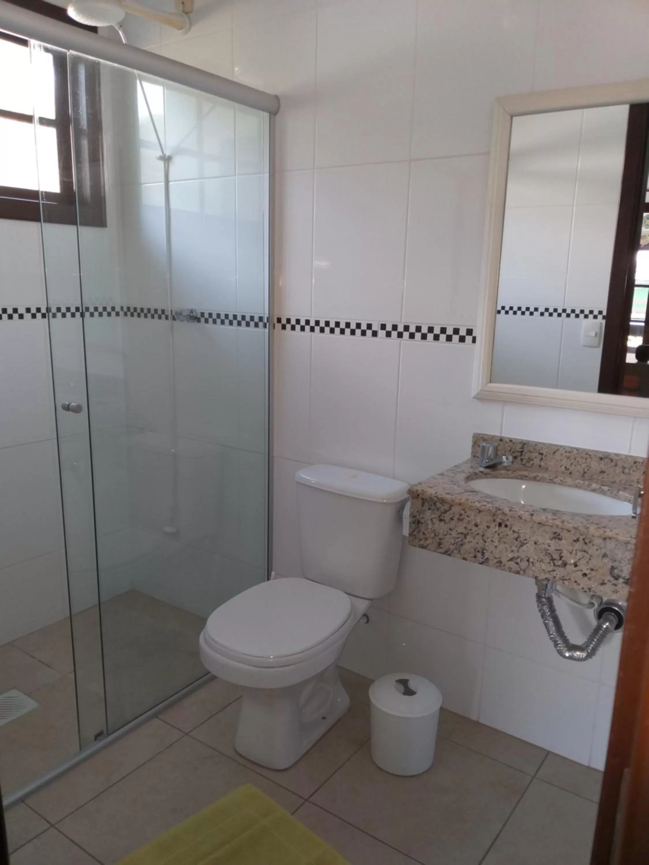 Bathroom in Canto Leste Pousada